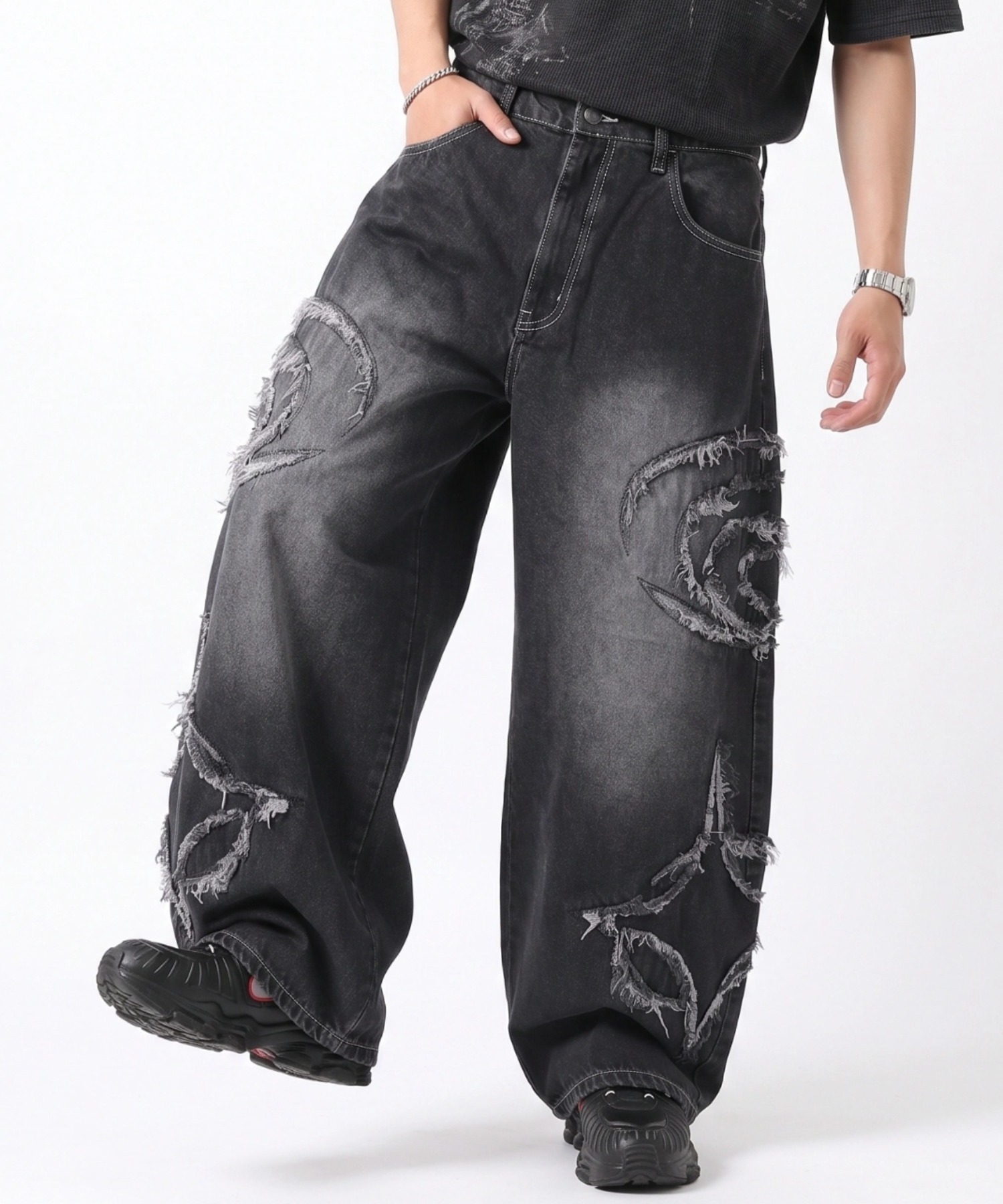A'GEM/9 × .kom 『FREE DEE/フリーデイ』Side Cut Curved Denim Pants