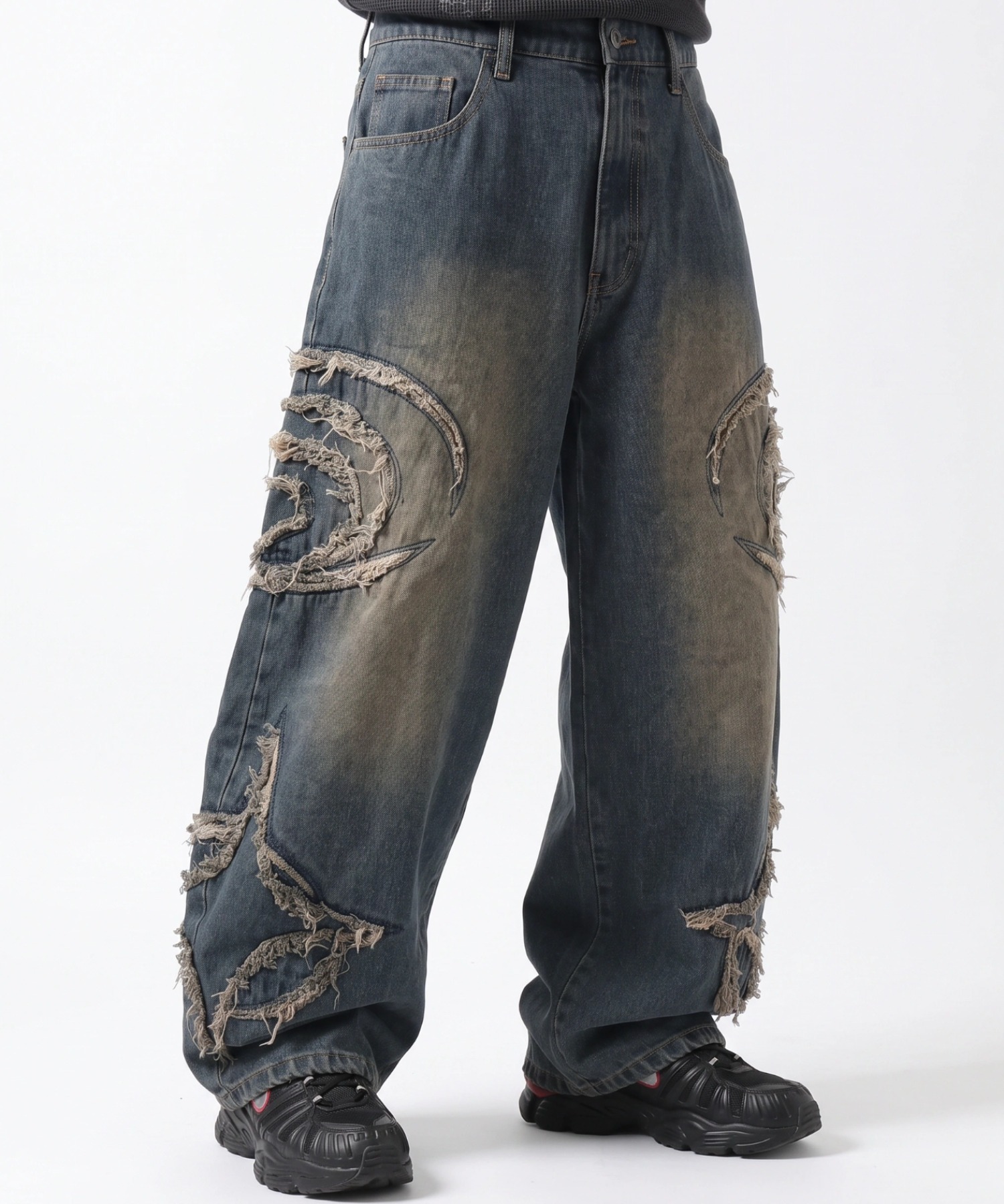 A'GEM/9 × .kom 『FREE DEE/フリーデイ』Side Cut Curved Denim Pants