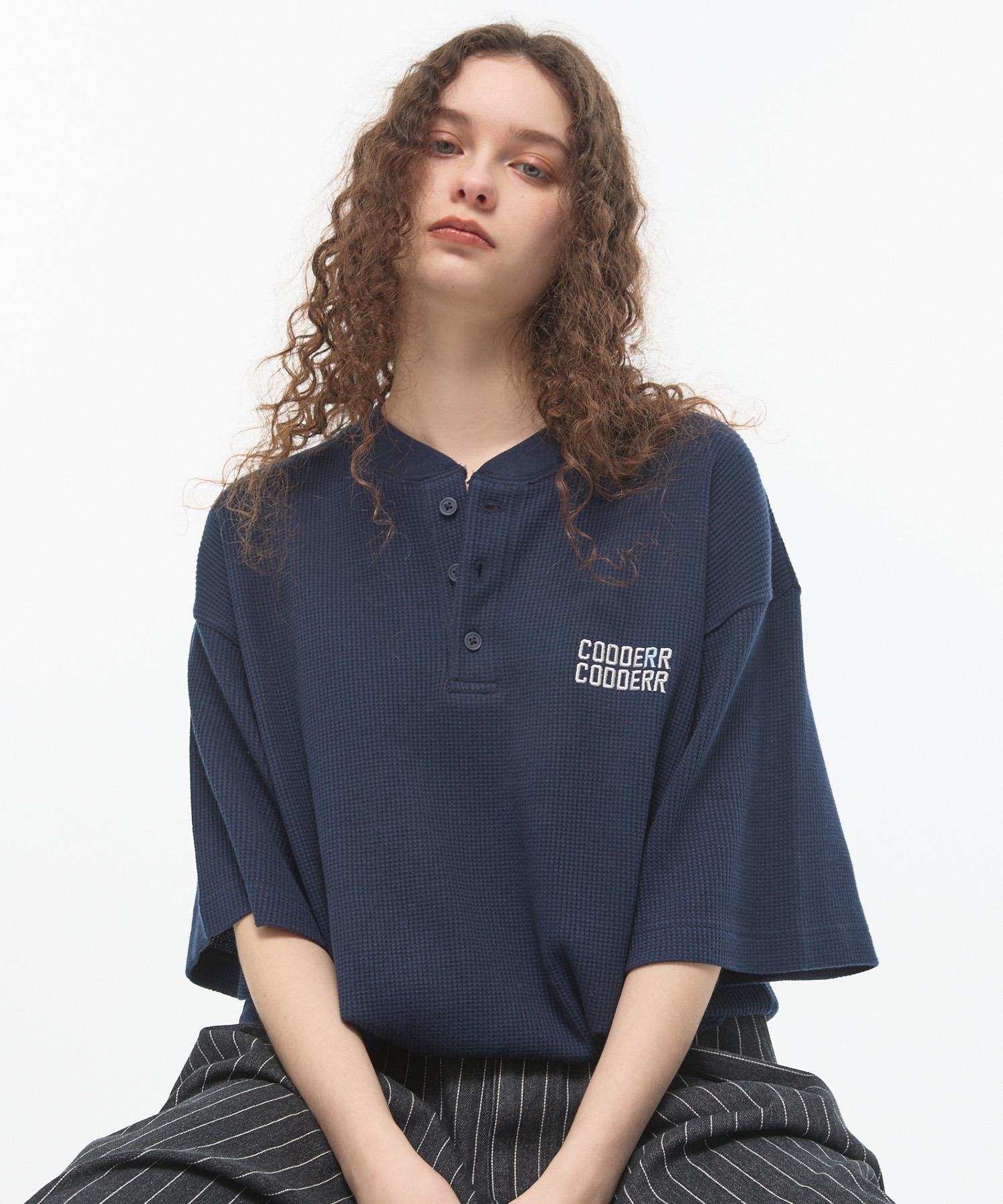 CODDERR】ロゴ刺繍 ドローコード ヘンリーネック ワッフル半袖Tシャツ
