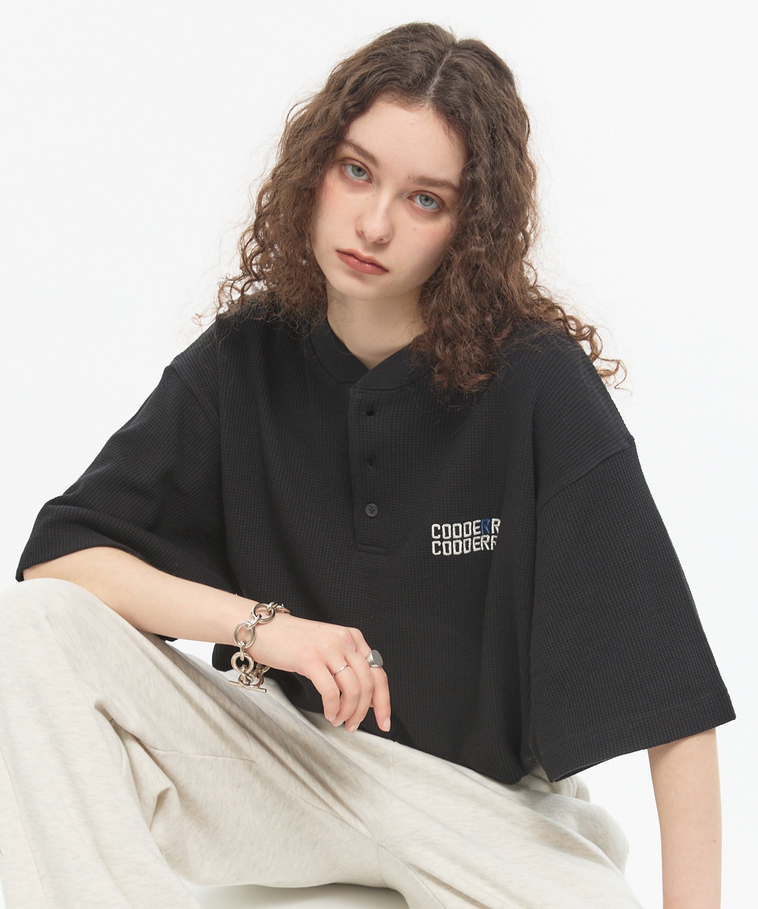 CODDERR】ロゴ刺繍 ドローコード ヘンリーネック ワッフル半袖Tシャツ