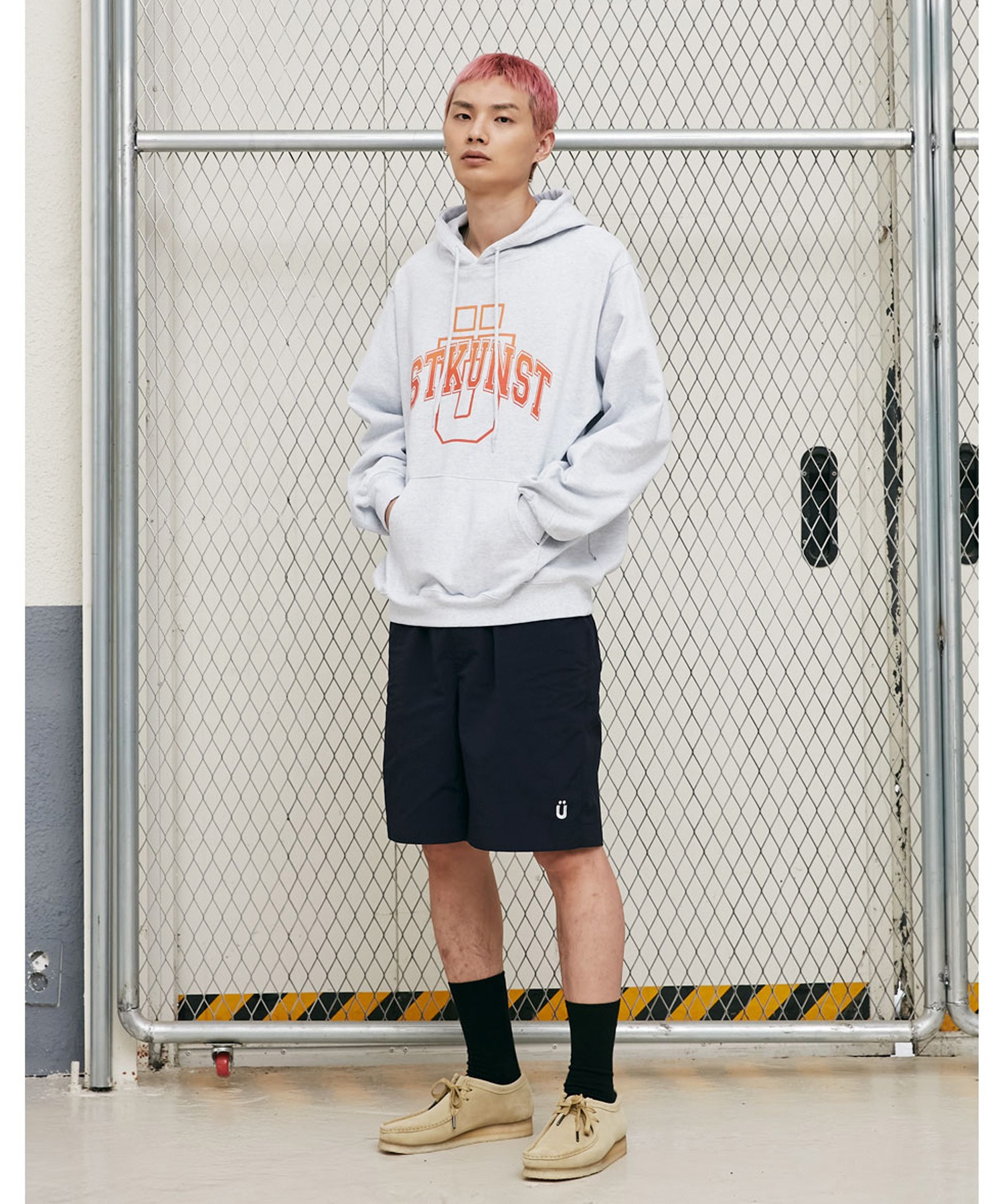 ISTKUNST/イストクンスト』UNIVERSITY EMBLEM HODDIE/ユニバーシティー