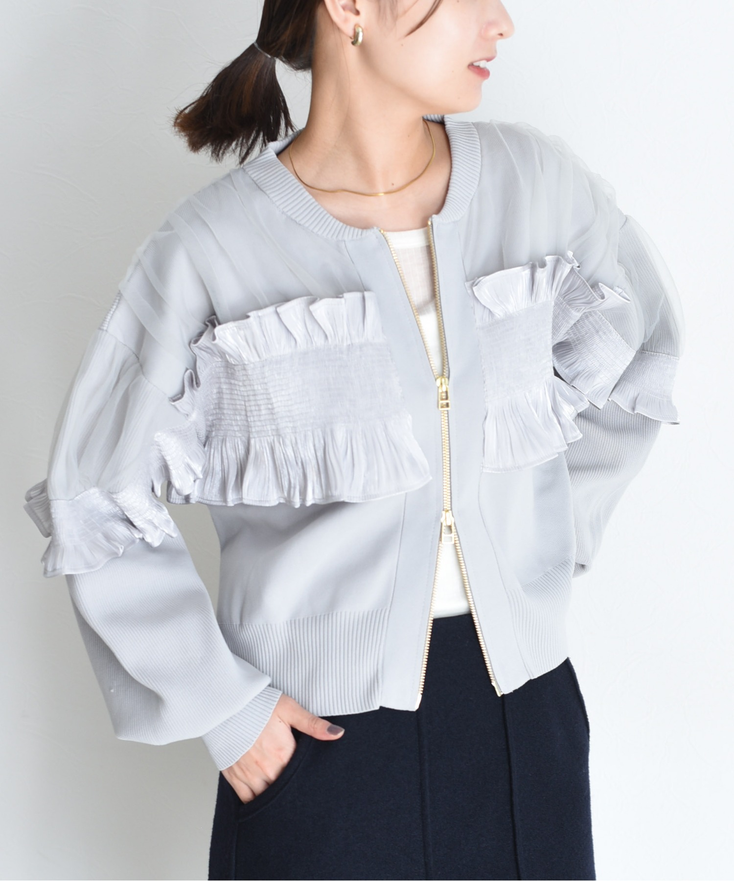 シャーリングフリルニットブルゾン Eimee Law│Eimee Law & LHELBIE