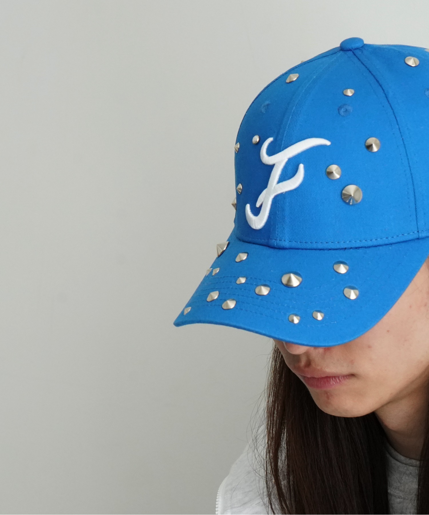 EXCLUSIVE】FAKE AS FLOWERS Studed Fraves Cap 【公式通販】