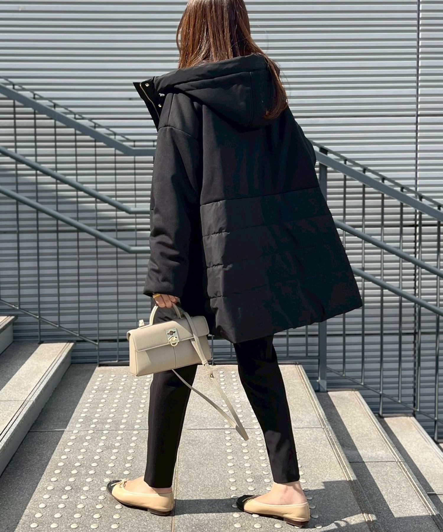 ダンボールドッキングスタンドフーディ―コート Emma Taylor│STYLEDOOR