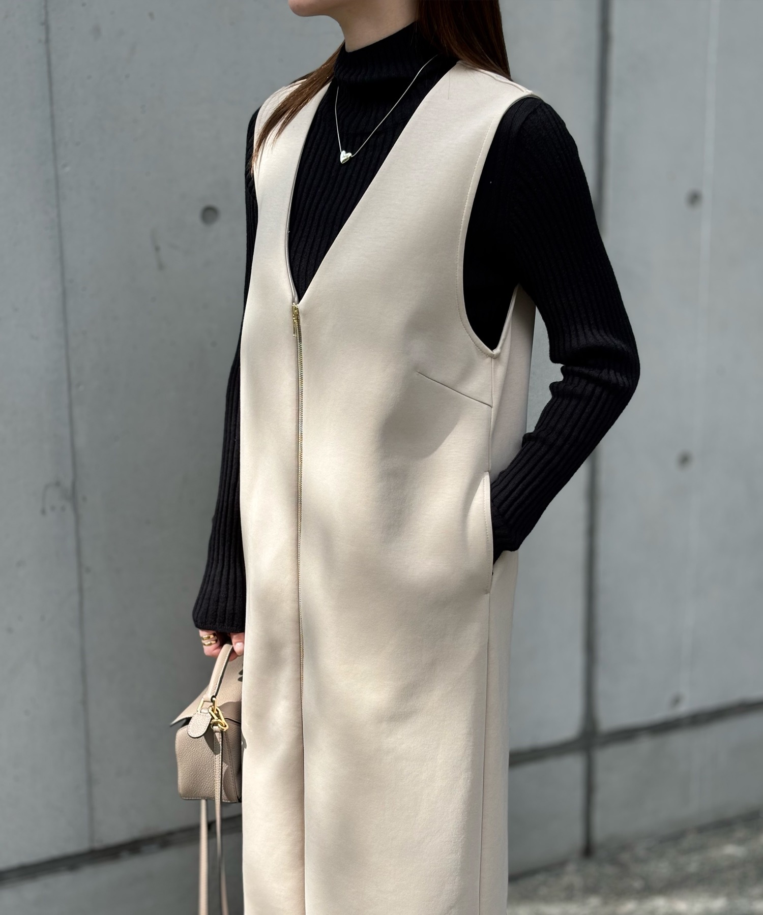 ライトダンボールフロントジップワンピース eM│STYLEDOOR スタイルドア