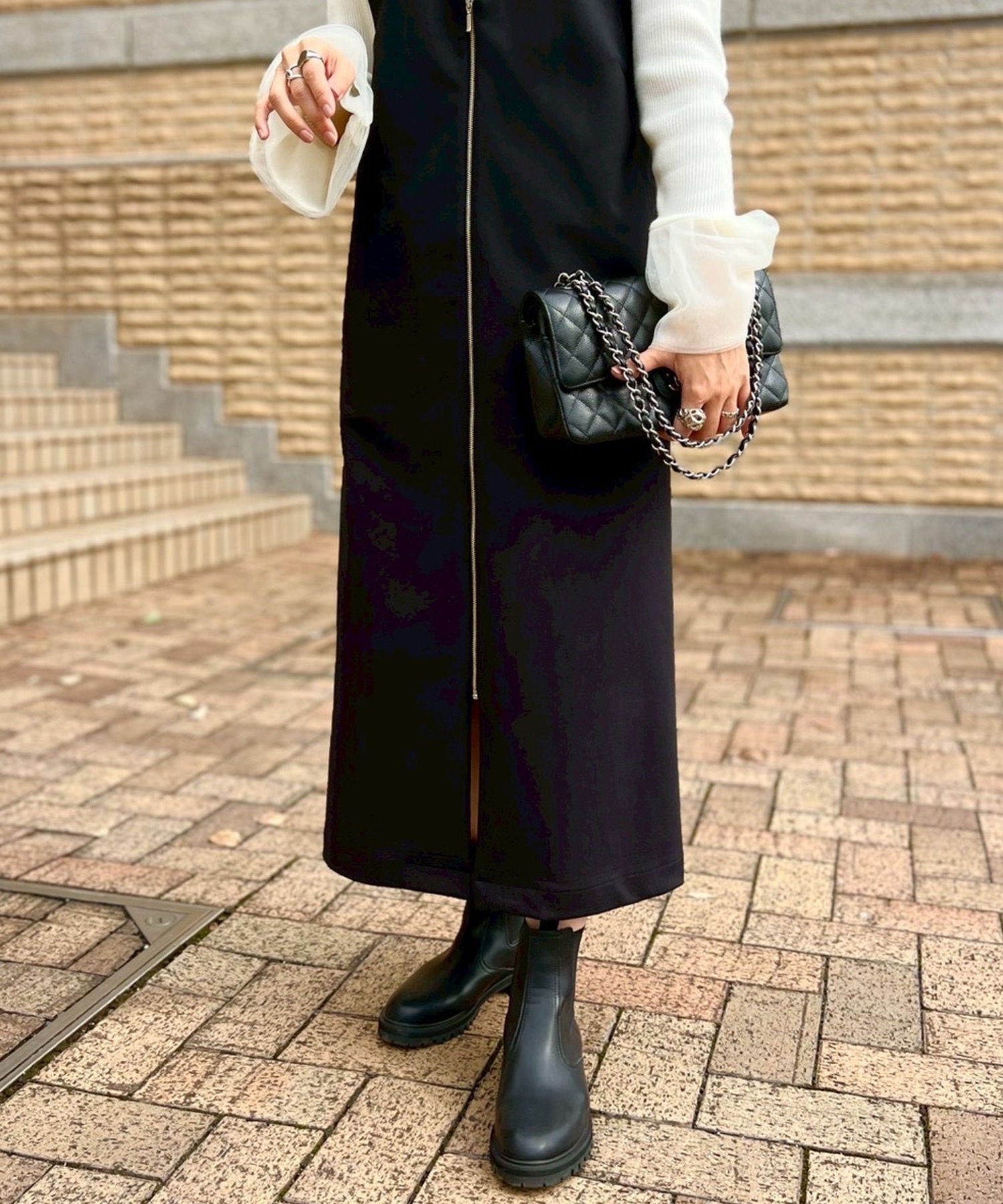 ライトダンボールフロントジップワンピース eM│STYLEDOOR スタイルドア
