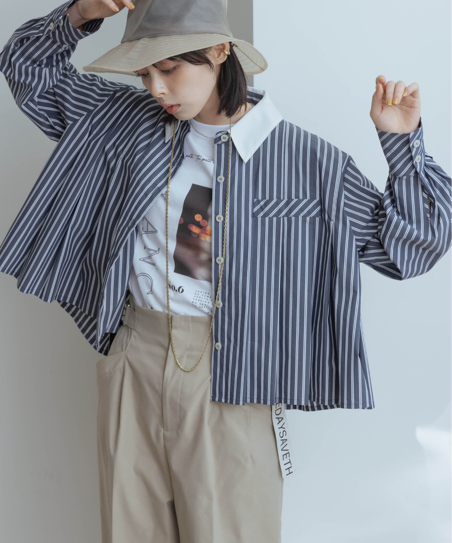 タックプリーツ クロップドシャツ Eimee Law│Eimee Law & LHELBIE 