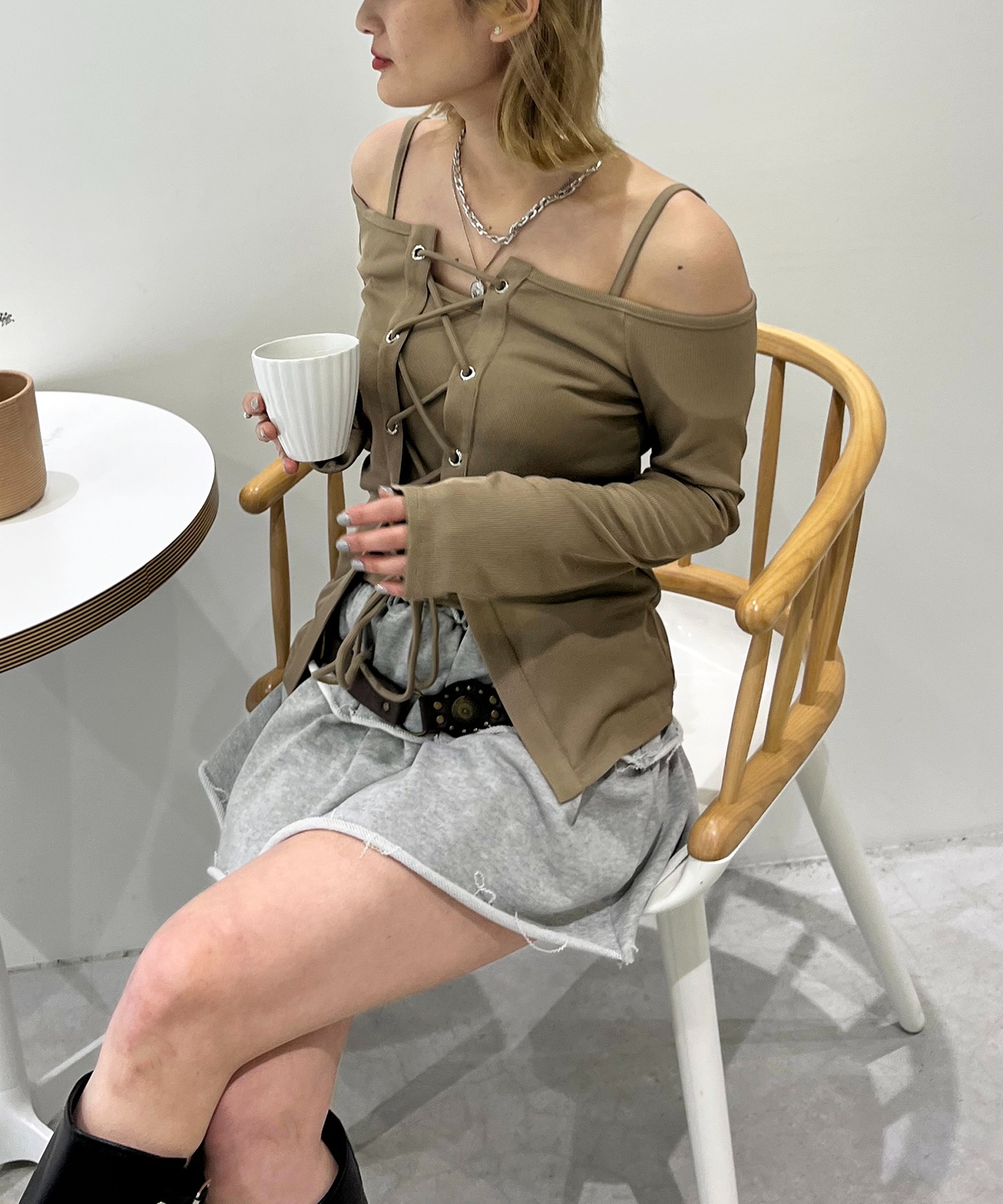 d.i.a ギャル　オフショルダー サイドギャザーオフショルダーレーストップス トップス