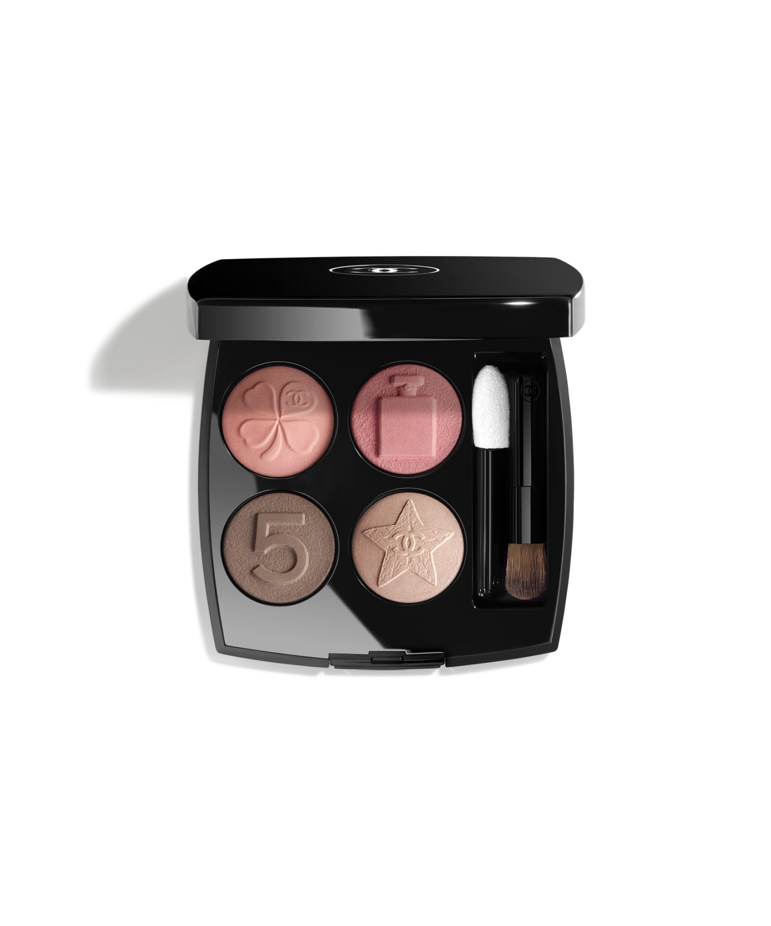 CHANEL�i�V���l���j�́u�� �L���g�� �I���u�� �u�g�� 4�F�A�C�V���h�E�i�}���` �G�t�F�N�g�j�i�A�C�V���h�E�j�v�b209 �u�g�� �}�h���A�[��