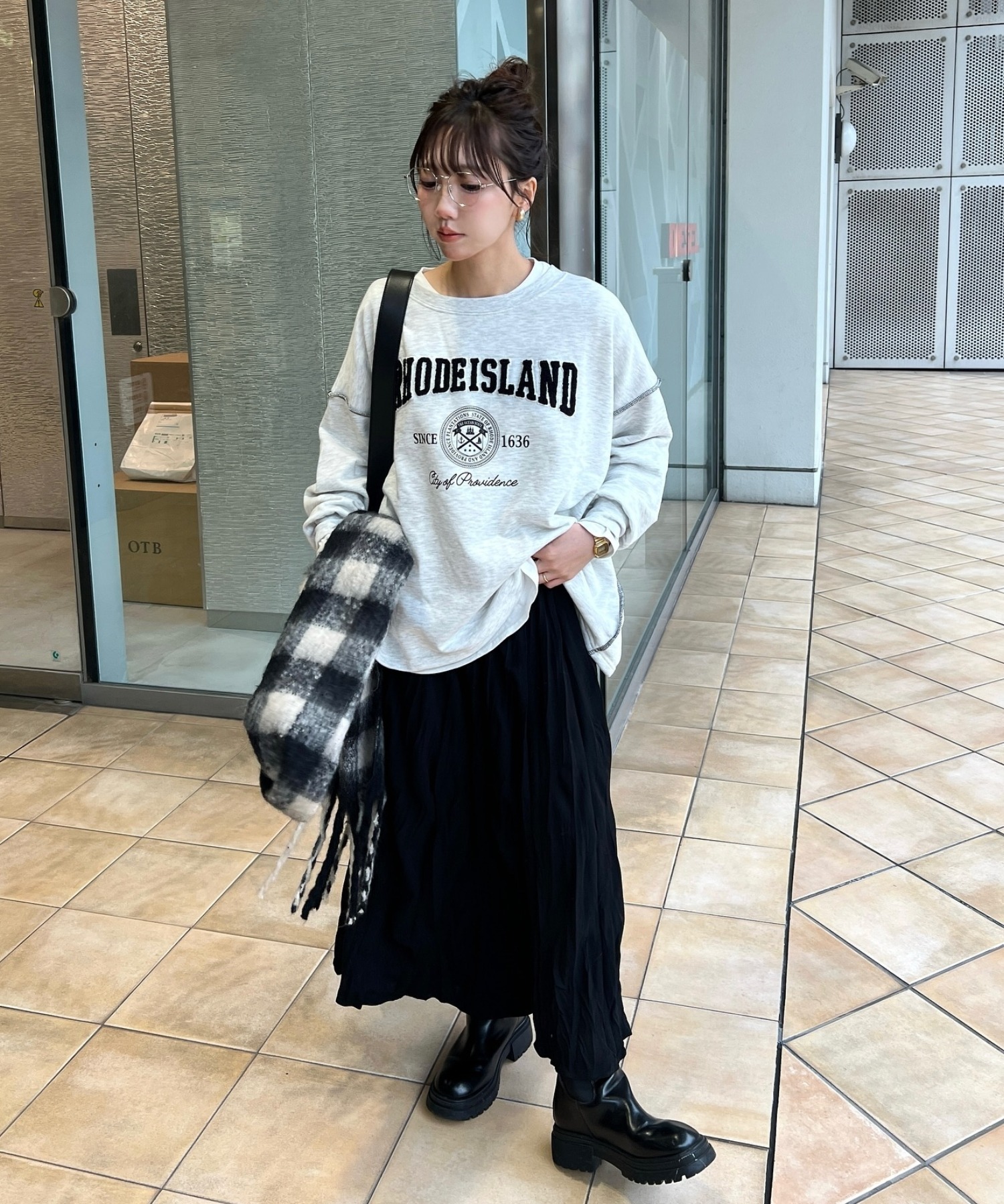 model：H153 着用サイズ：FREE