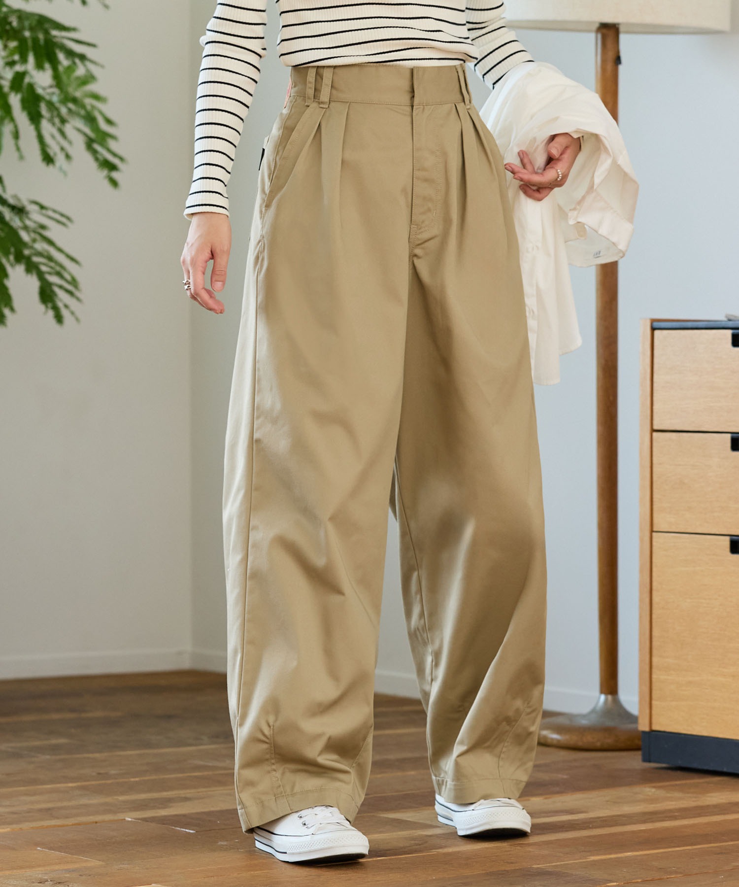 nページ ハイウエストワイドイージータックカーブパンツ〈マシン