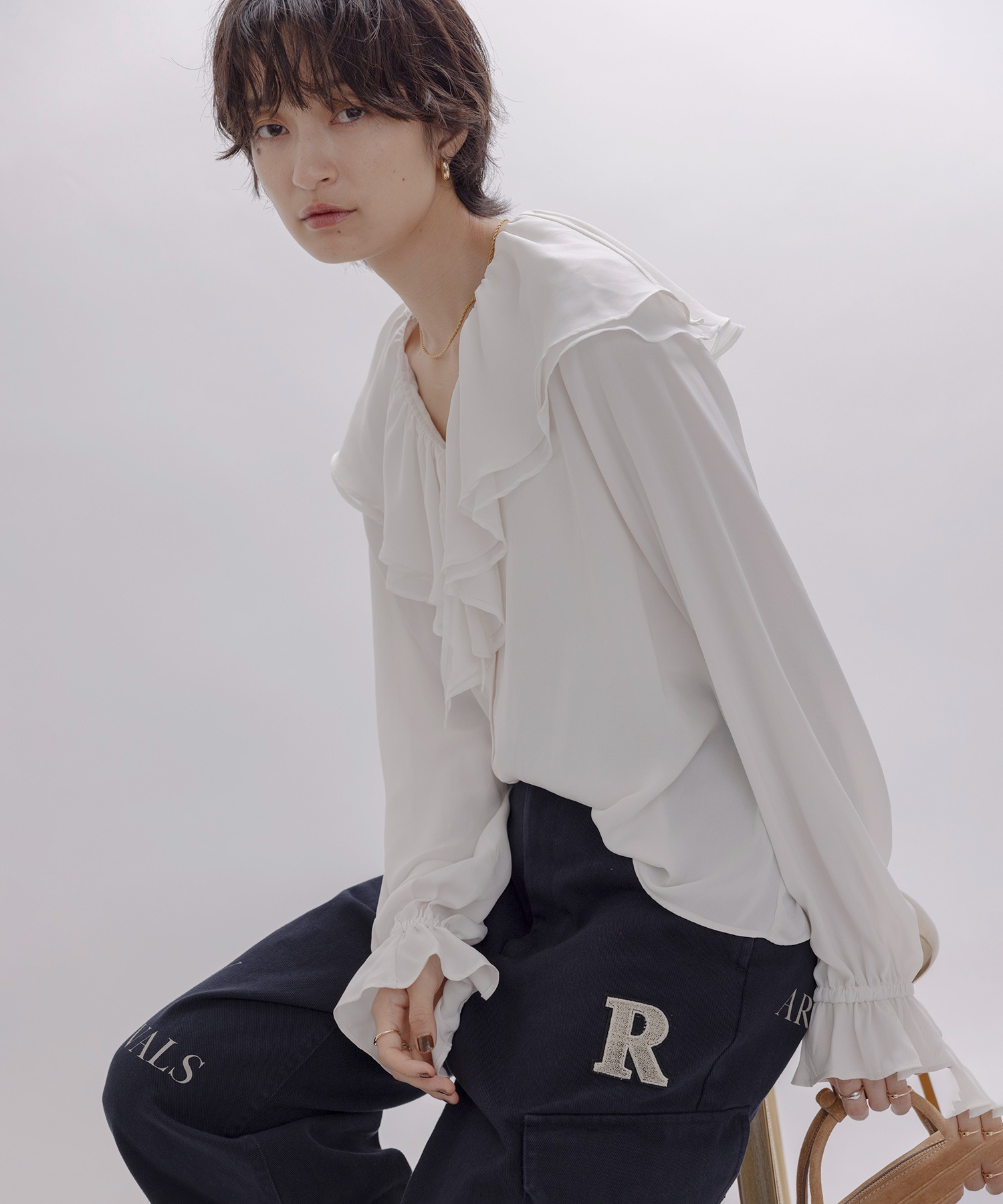 フリルカラーブラウス Eimee Law│Eimee Law & LHELBIE 公式オンライン