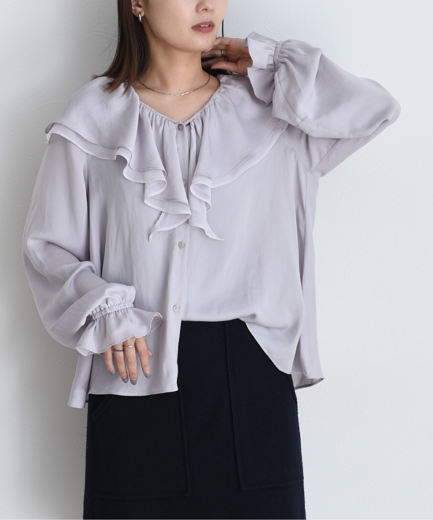 フリルカラーブラウス Eimee Law│Eimee Law & LHELBIE 公式オンライン