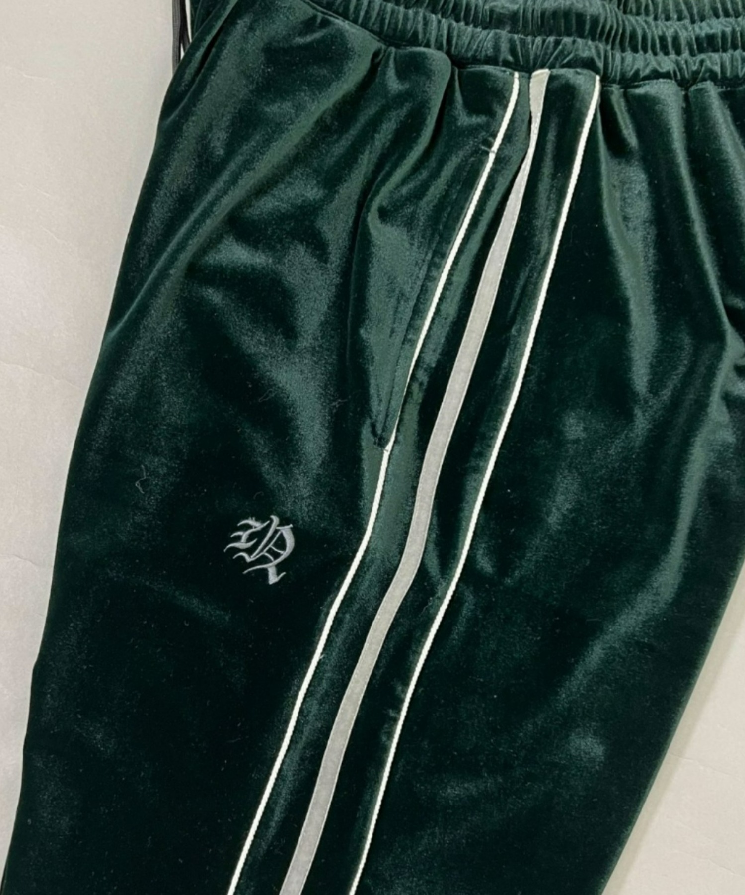 A'GEM/9 / エージェムナイン』ベロアジャージパンツ A'GEM/9│A'GEM/9