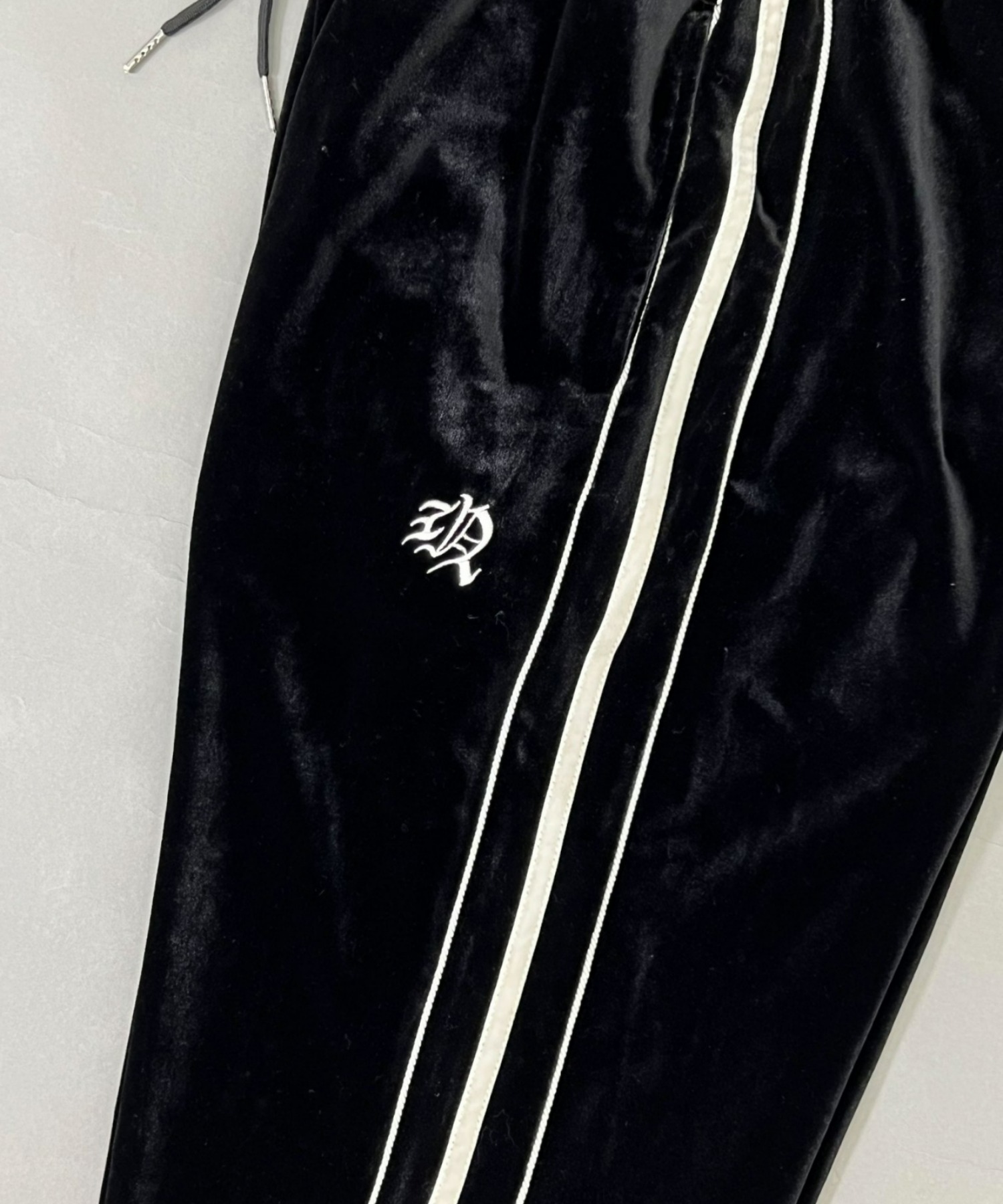 A'GEM/9 / エージェムナイン』ベロアジャージパンツ A'GEM/9│A'GEM/9