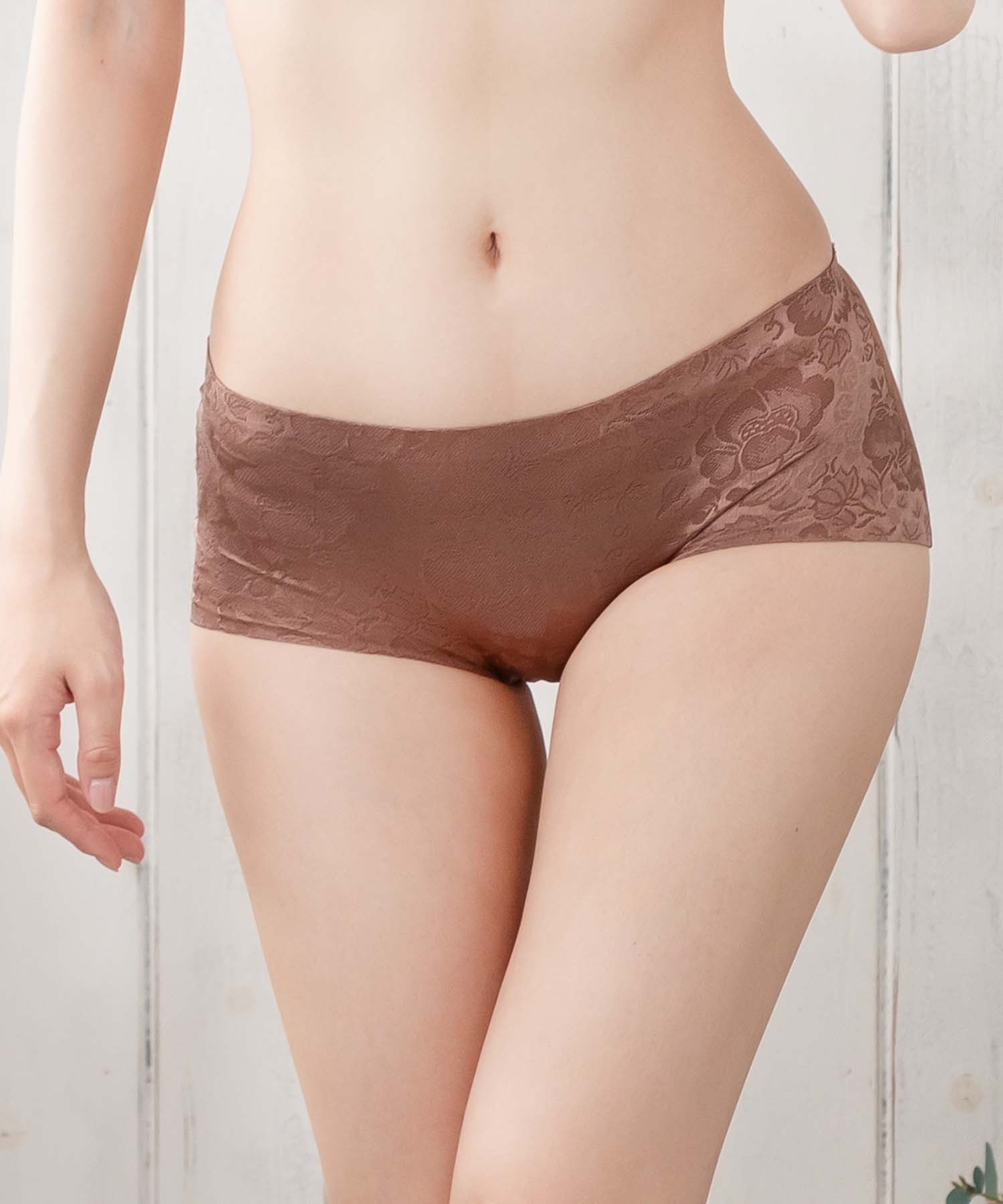モデル着用サイズ：M