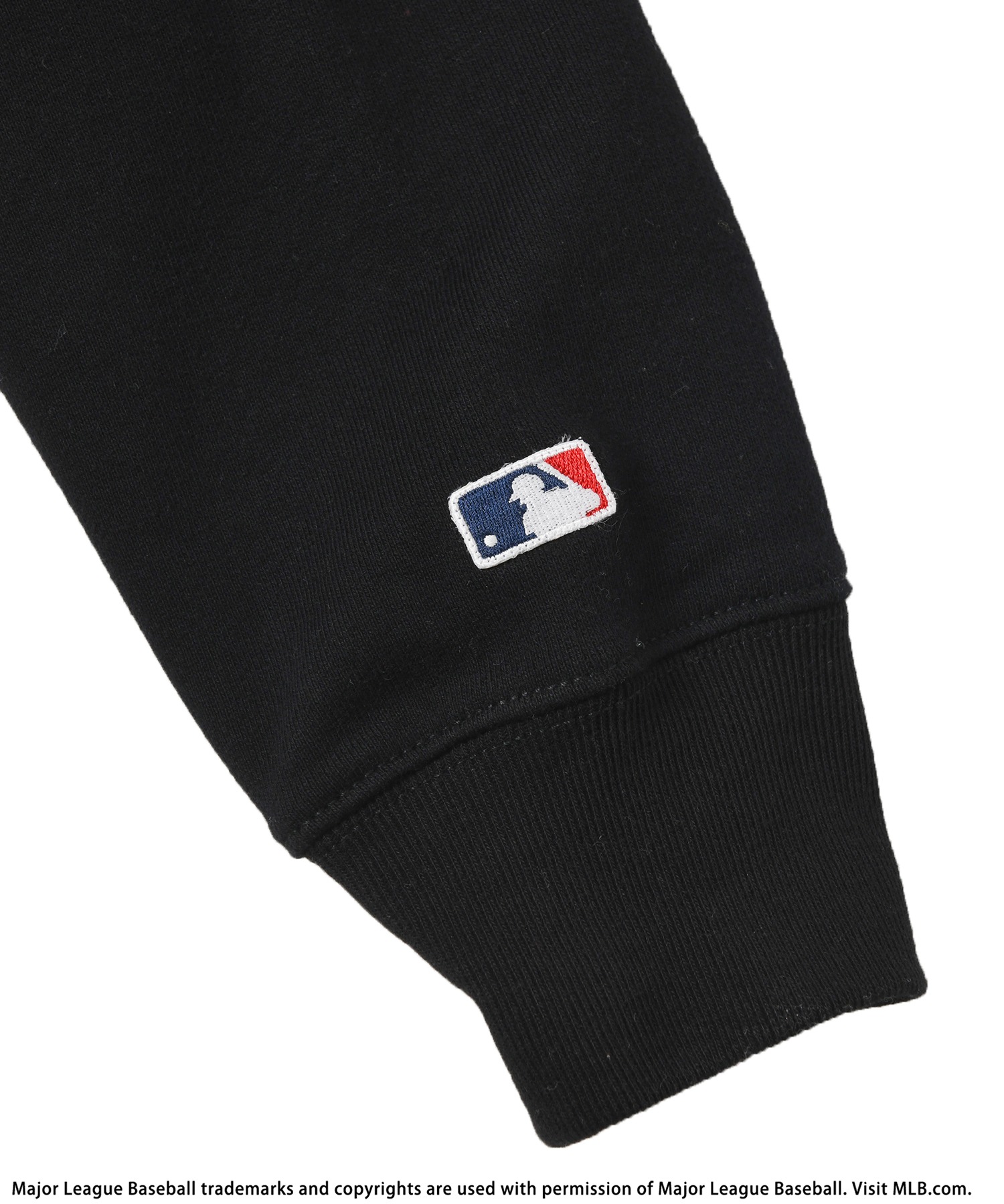 【MLB】刺繍ロゴパーカー
