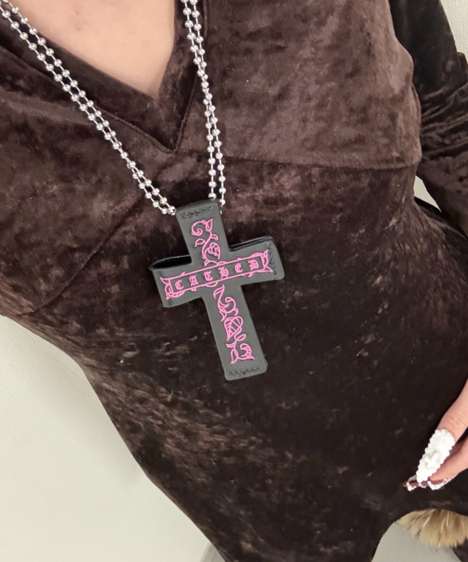 【激激レア！！】日本未販売！ 現地アメリカ購入！80s マザーグースアンドグリム クロスレザーネックレス② .KOM│A'GEM/9×.KOM【公式】｜韓国