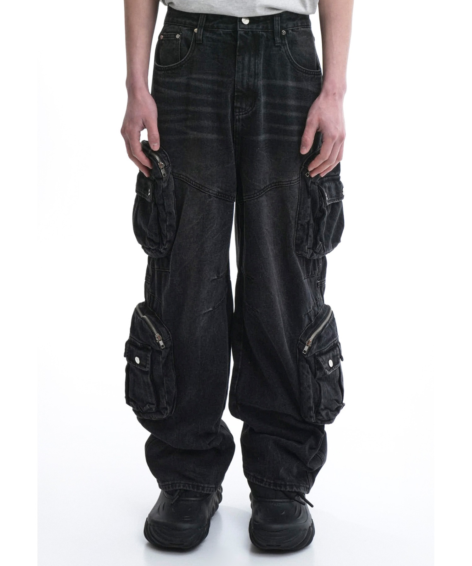 OY/オーワイ』 FOURTEEN CARGO POCKETS WASHED JEANS/4カーゴポケット 