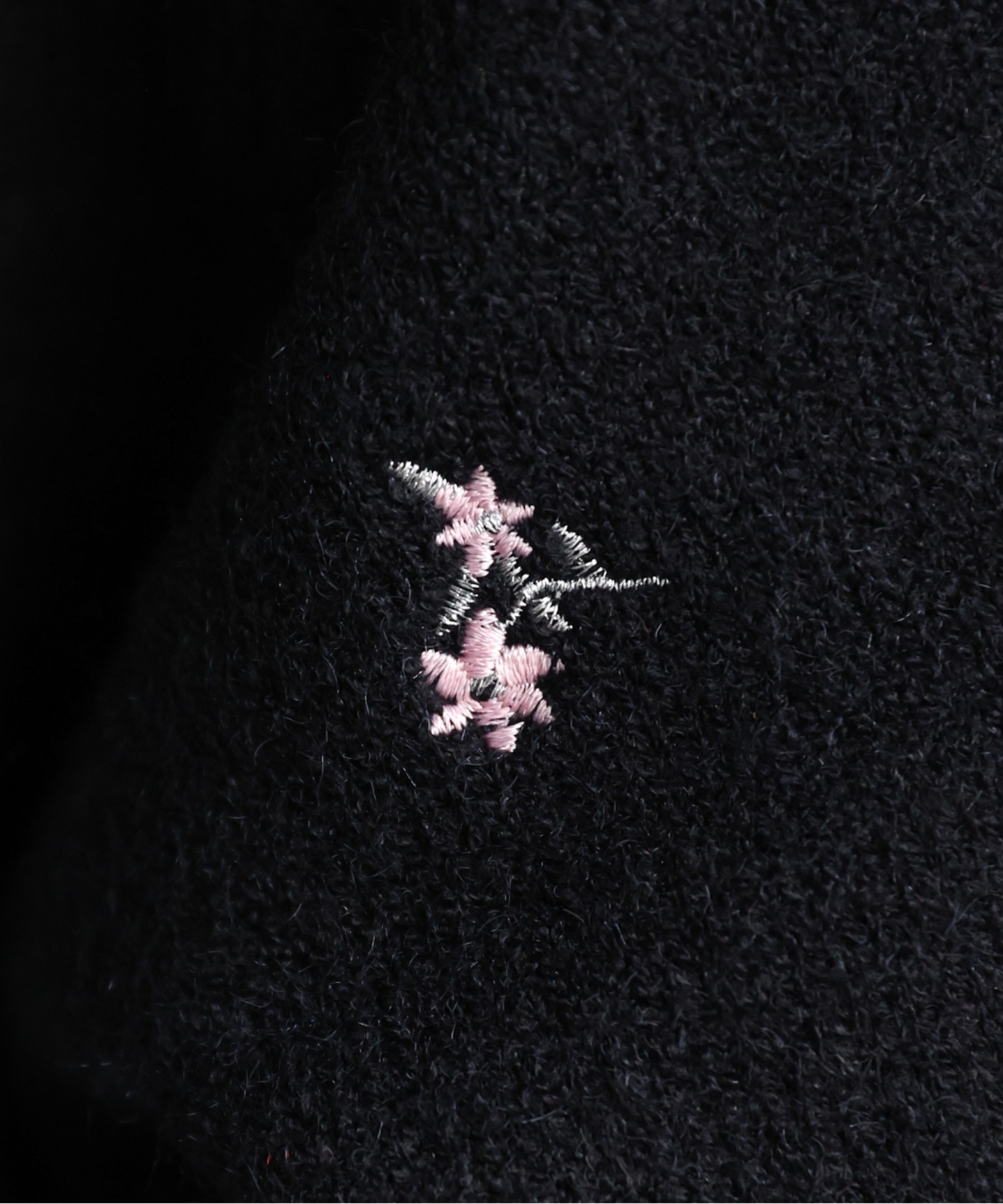 花柄刺繍拡大写真
ほんのりきらめきのある刺繍糸でキラキラして可愛いです