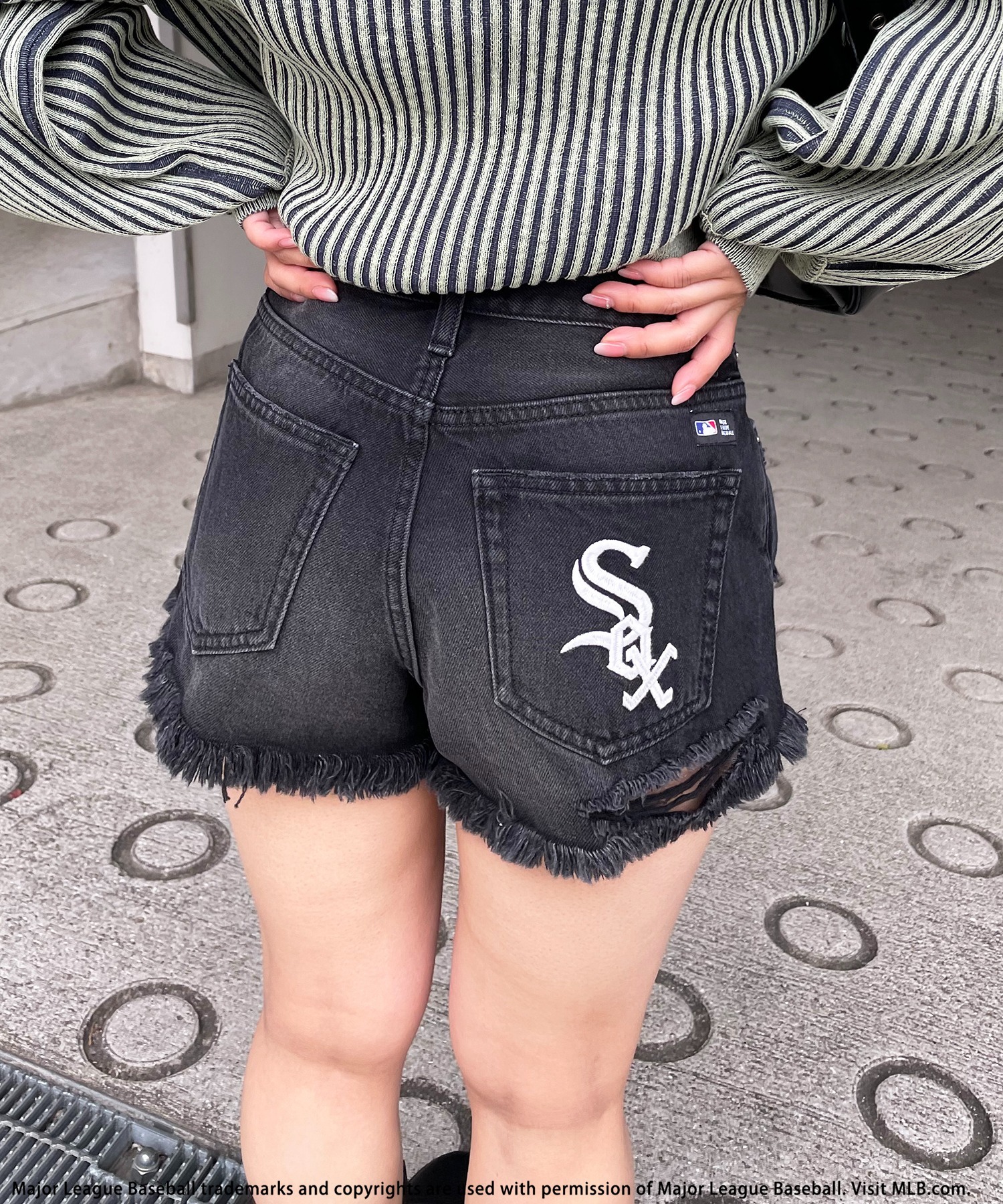 BIBIY. MADE | MEGAN LAME SHORTS BLACK｜Bibiy.