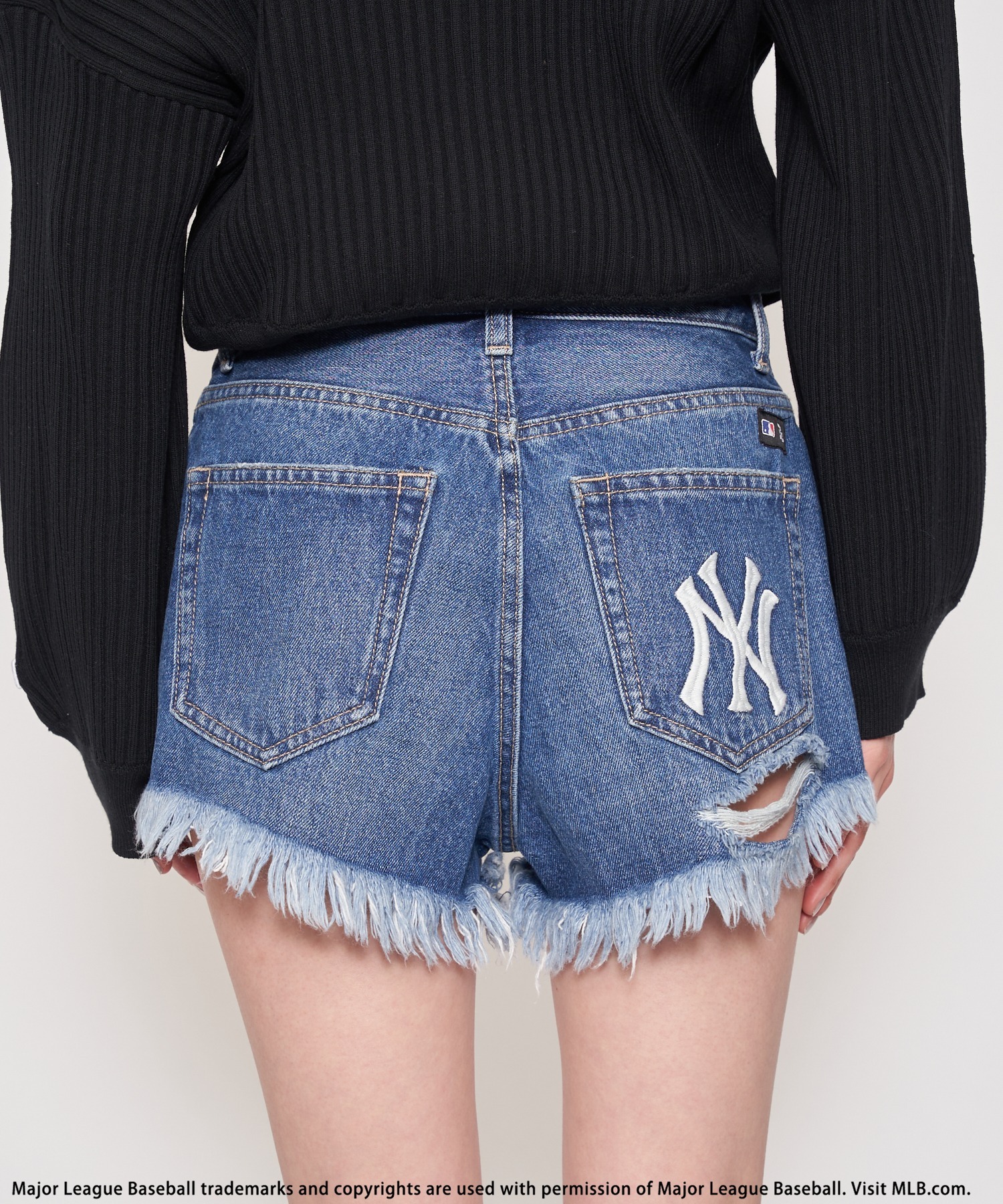 MLB】ダメージデニムショートパンツ BACK TO THE FIELD