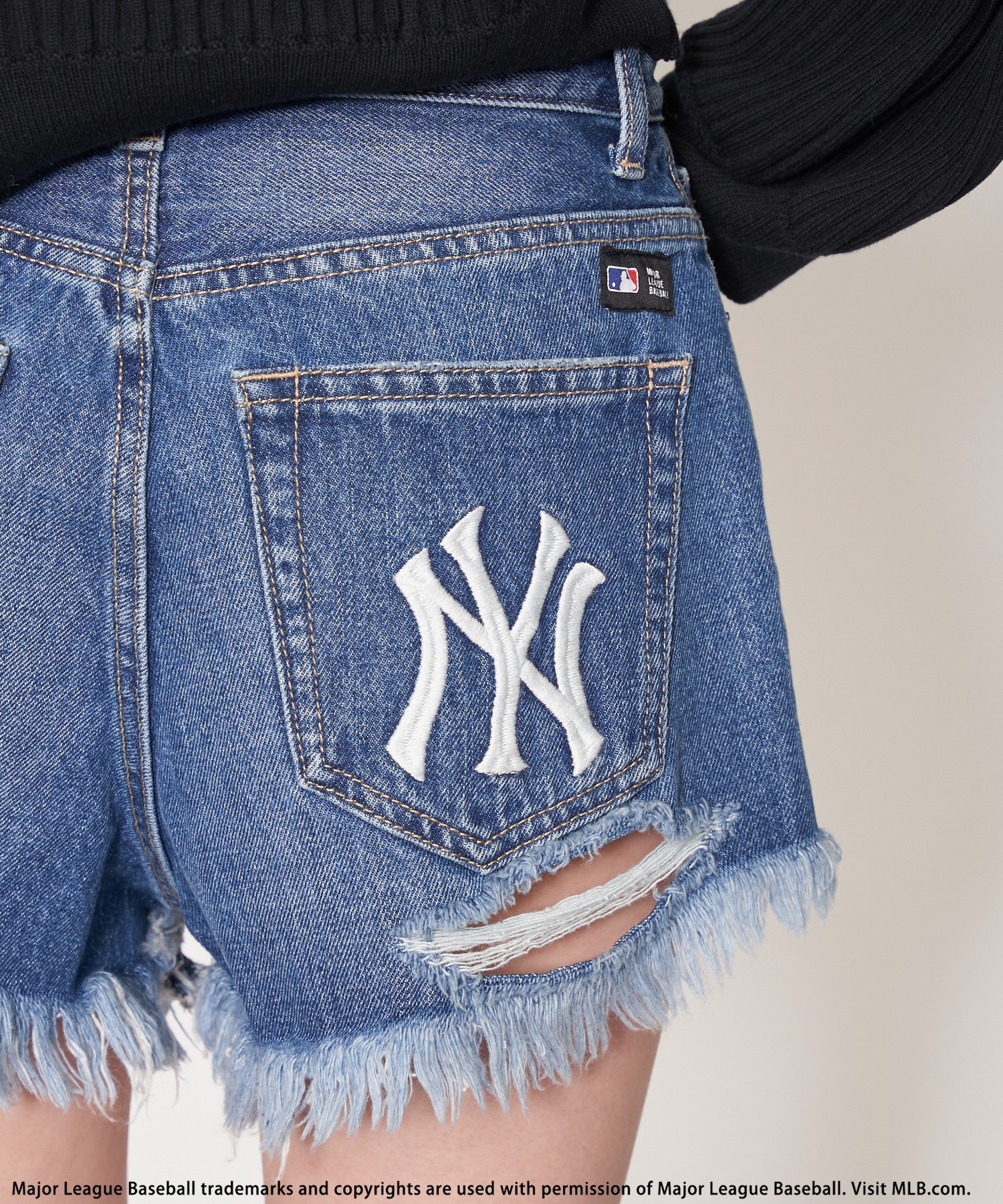 MLB■(W)Slim Fit Cropped Short-Sleeved★送料込 229556 | WELD SHORTS