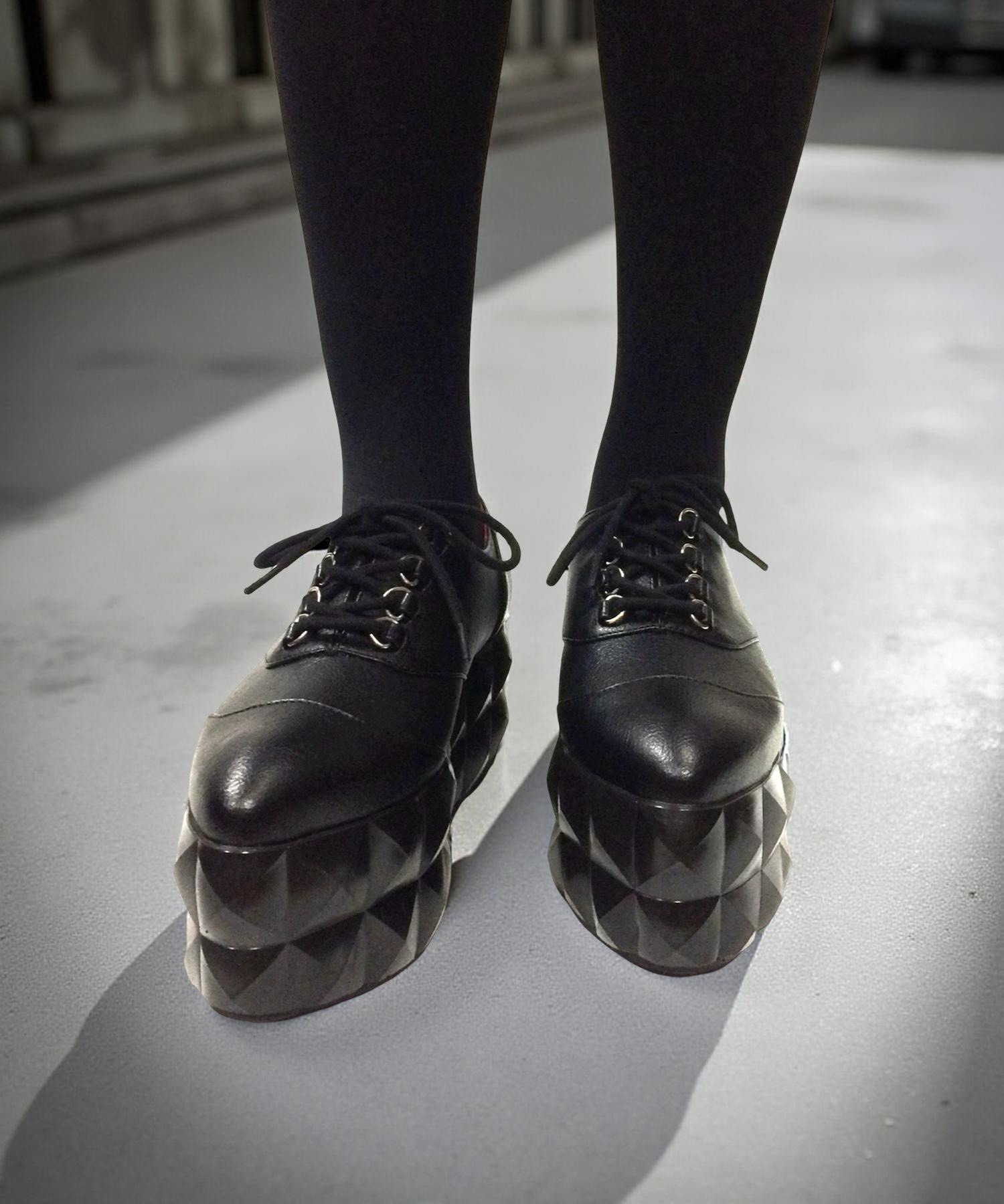 幾何学ソール 厚底レースアップシューズ Charla Tedrick│Jeffrey