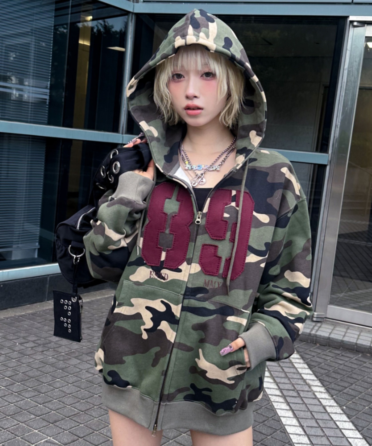 mahagrid/マハグリッド』 CAMO APPLIQUE ZIP UP HOODIE/迷彩柄
