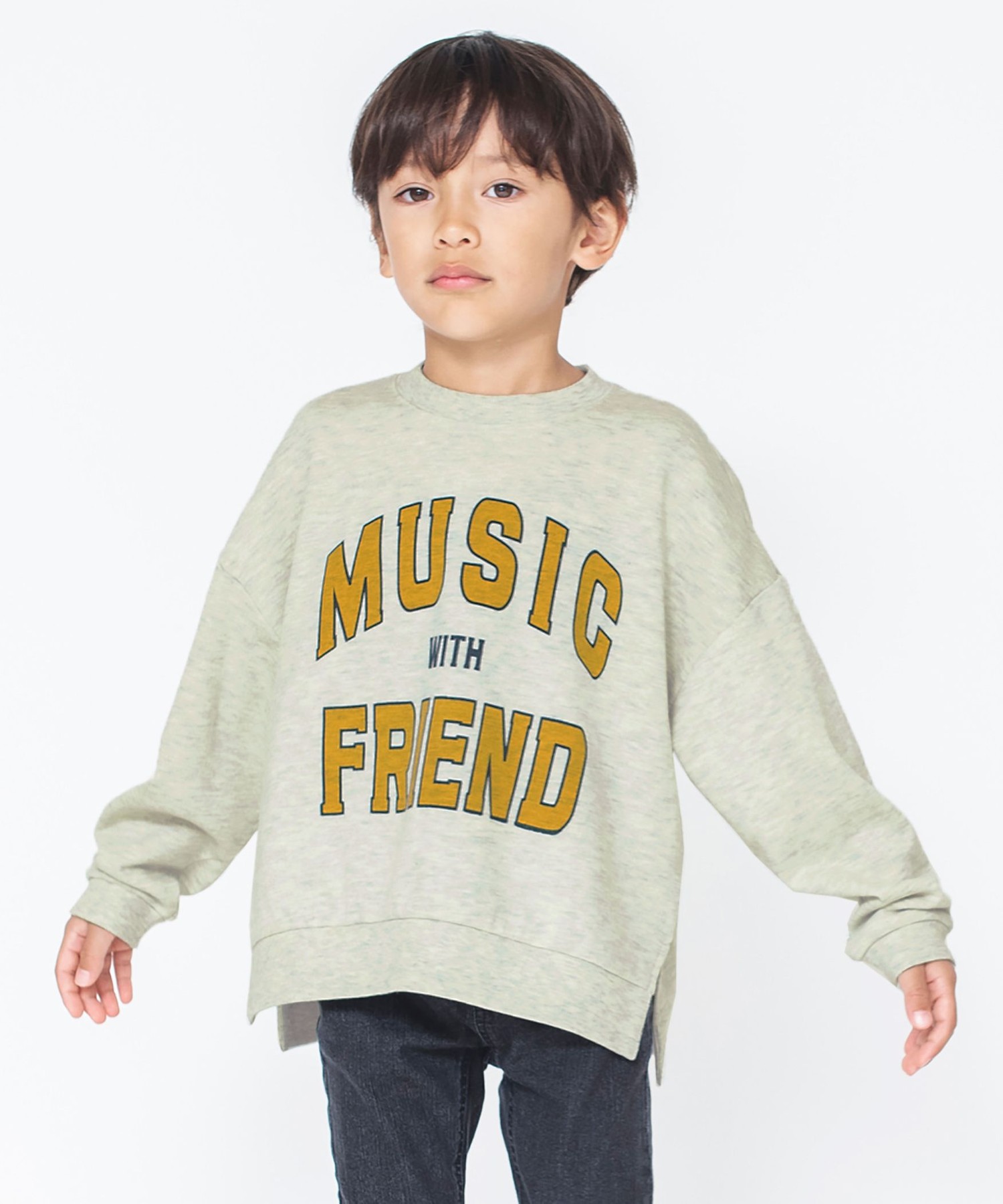 branshesカレッジロゴトレーナー