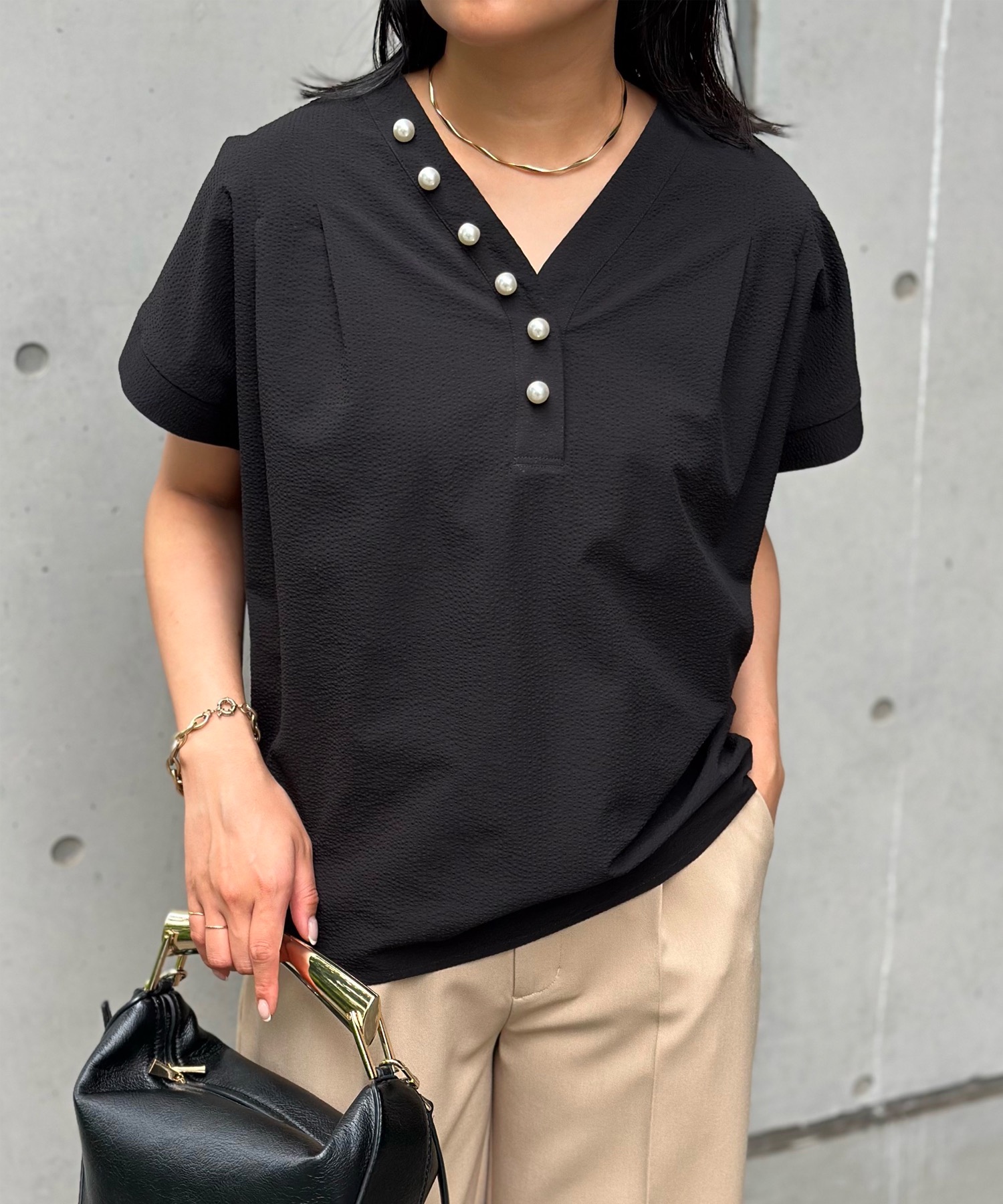 パール釦Vネックオーバーサッカーシャツ Emma Taylor│STYLEDOOR