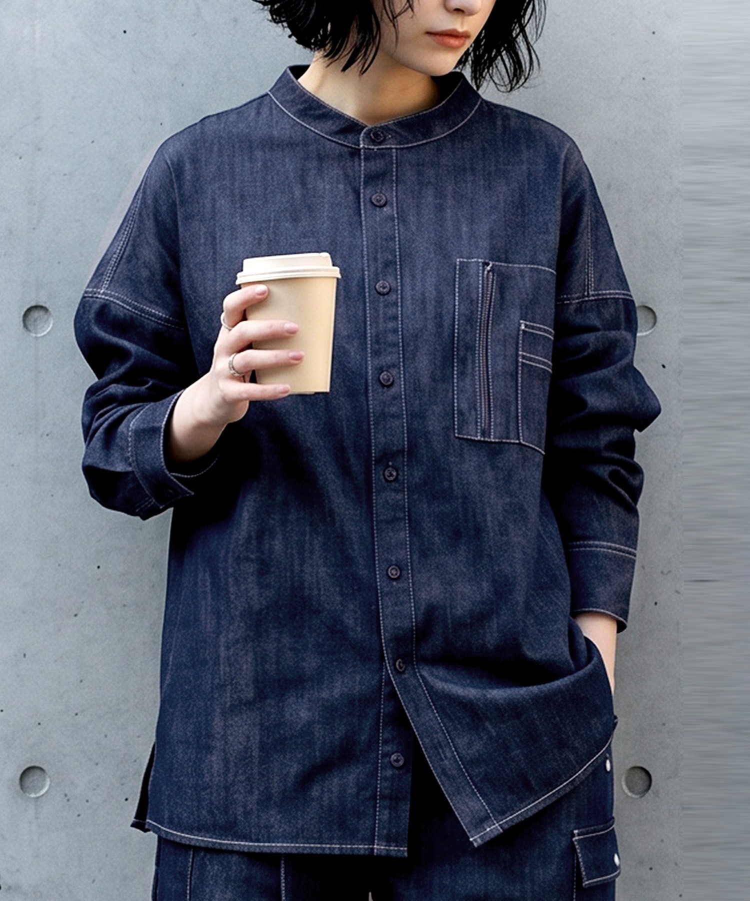 Футболка с контрастными накладными карманами на груди — Denim Shirt