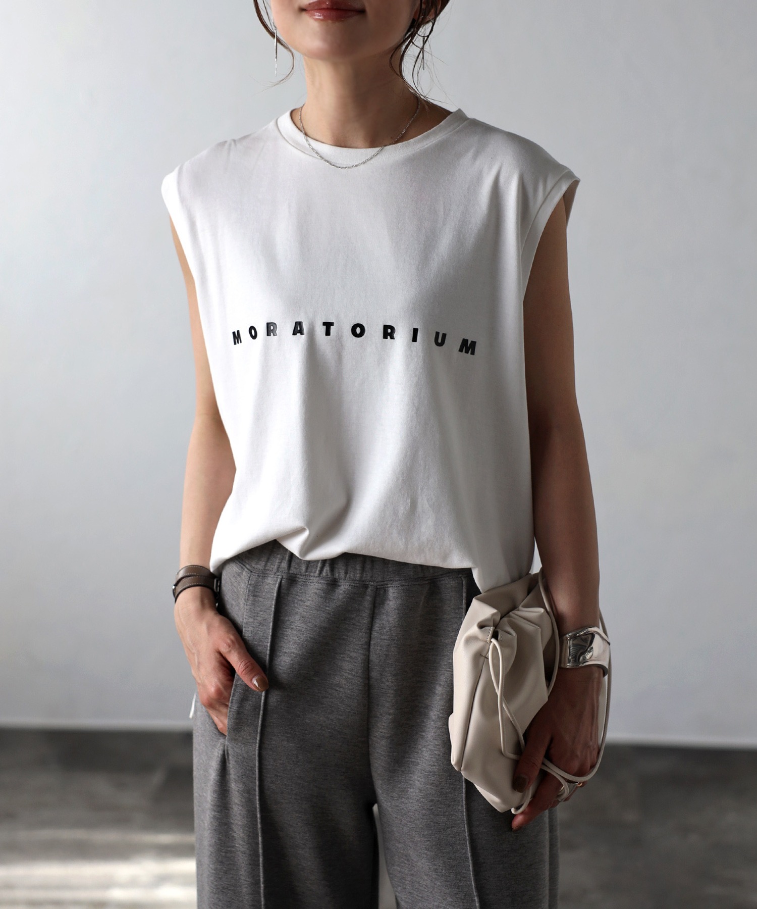 model：H165 着用サイズ：FREE