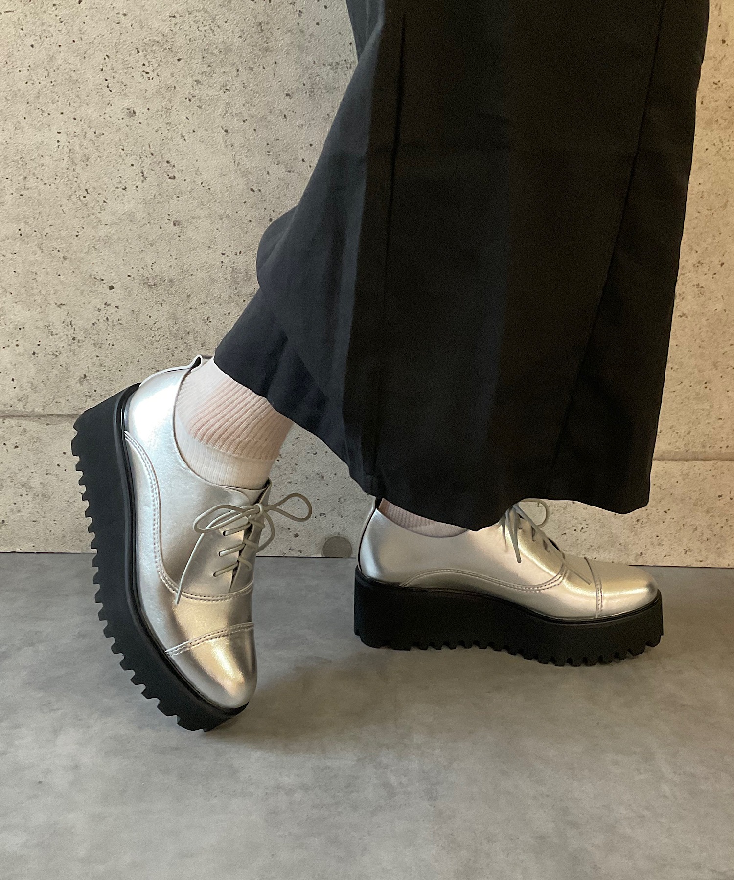 グレー レザー ドレスシューズ 厚底 本革/厚底/6cm】キャタピラーソールレースアップシューズ ALL BLACK