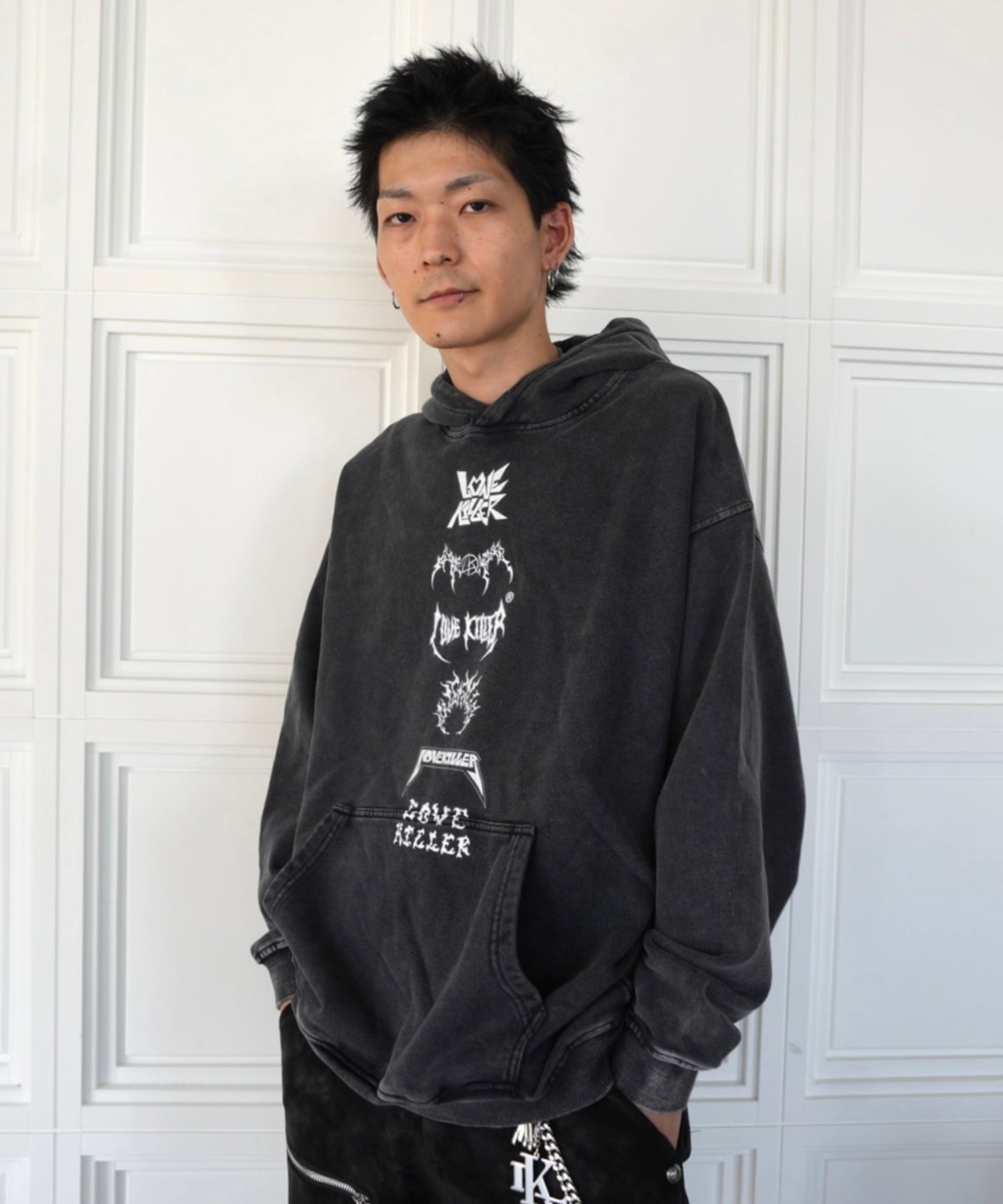 A'GEM/9 × .kom 『LOVE KILLER/ラブ キラー』enblem logo hoodie/エンブレムロゴプルオーバーパーカー  セレクトアイテム│A'GEM/9×.KOM【公式】｜韓国・ストリートブランド通販サイト エージェムナイン ドットケーオーエム