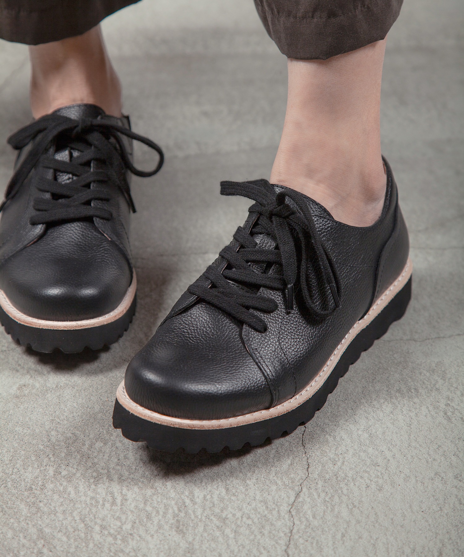 本革/軽量/244g/厚底/3cm】レースアップシューズ ALL BLACK│Jeffrey