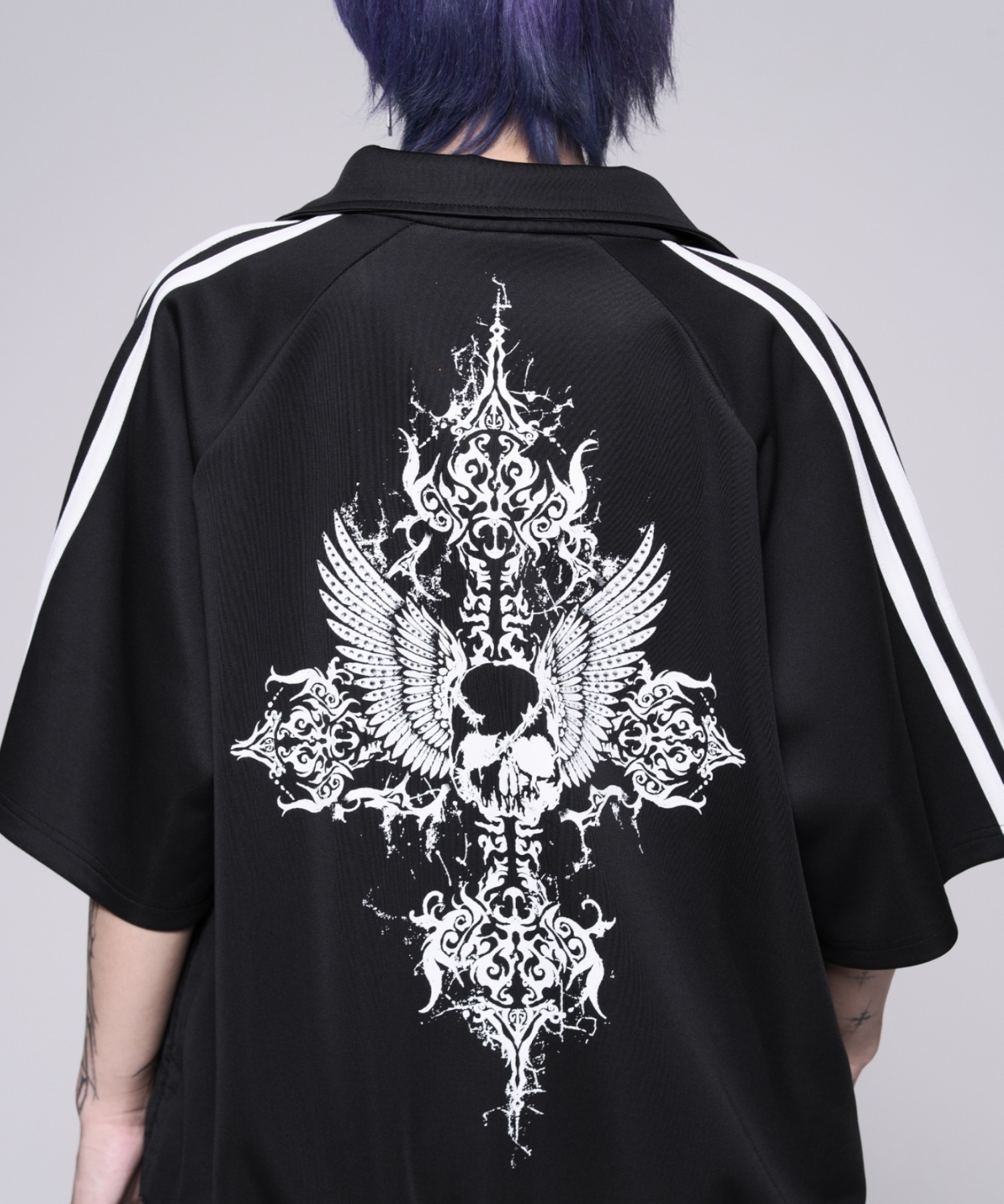 『REFLEM/レフレム』バックプリントトラックジャージ REFLEM/レフレム』バックプリントトラックジャージ アクロトーキョー