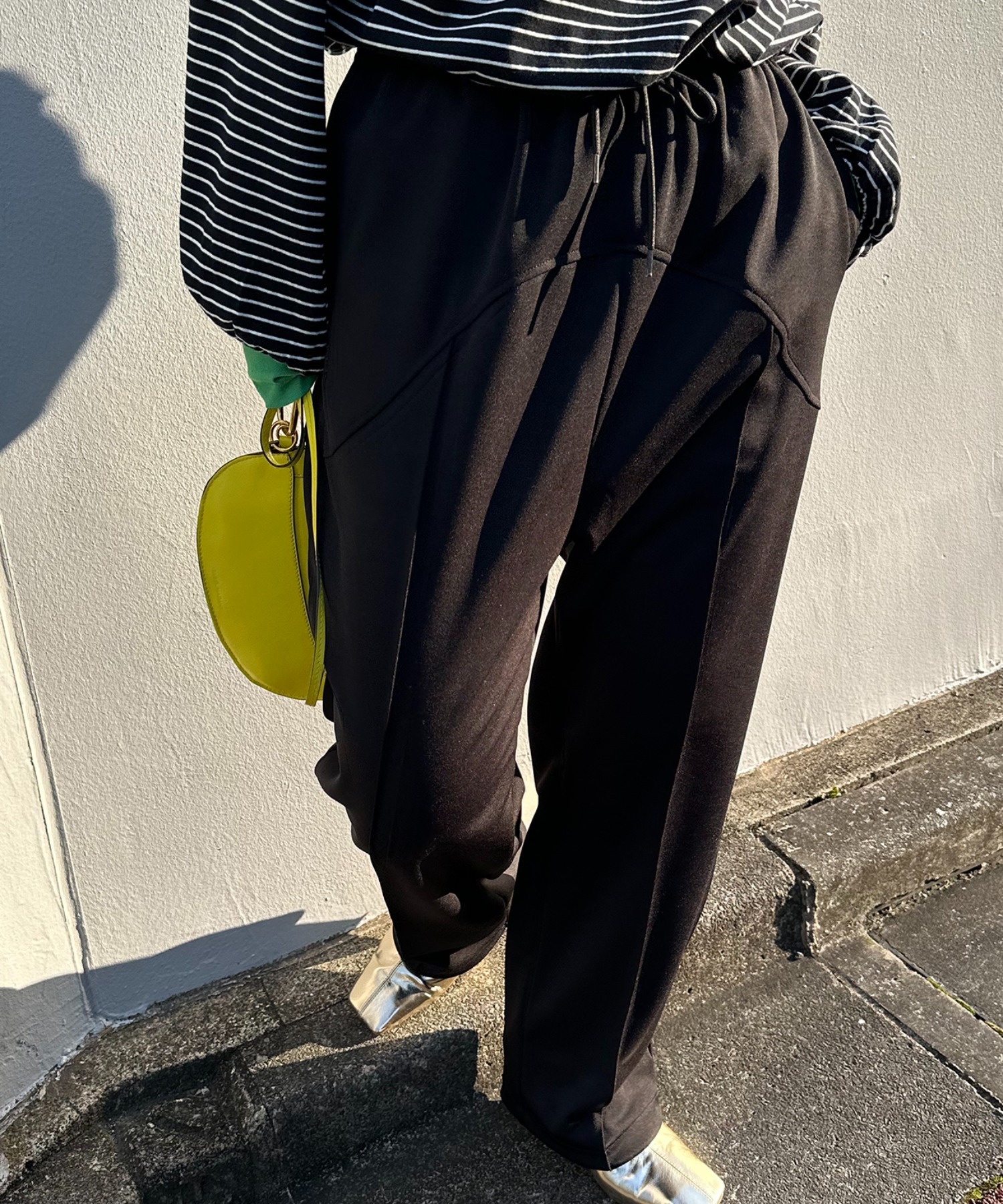 ブラック