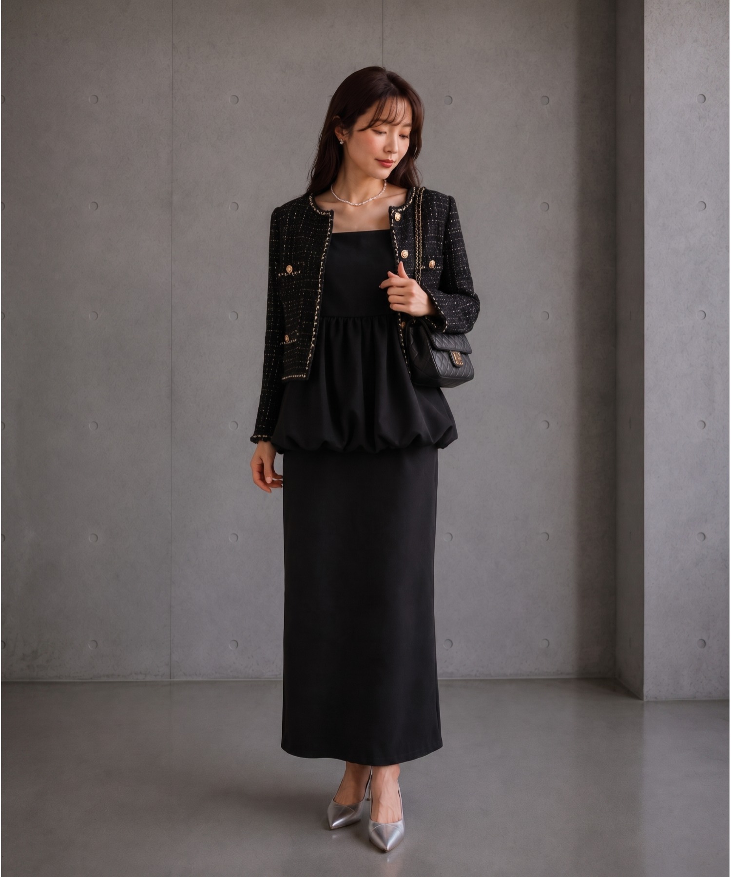 model；158cm
ペプラム切り替え位置が高すぎないのでショート丈のジャケットとの相性も◎