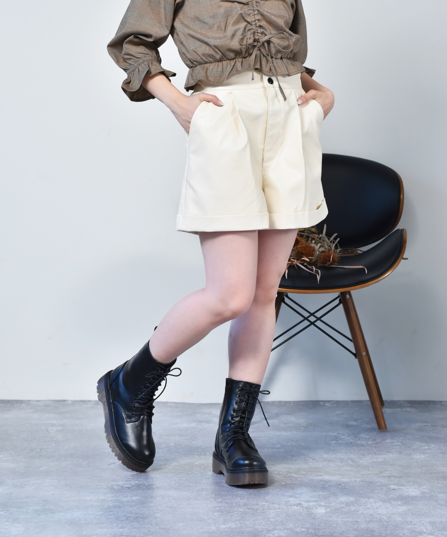 フェイクレザーショートパンツ Ems Excite Retro Girl Online Store レトロガールオンラインストア