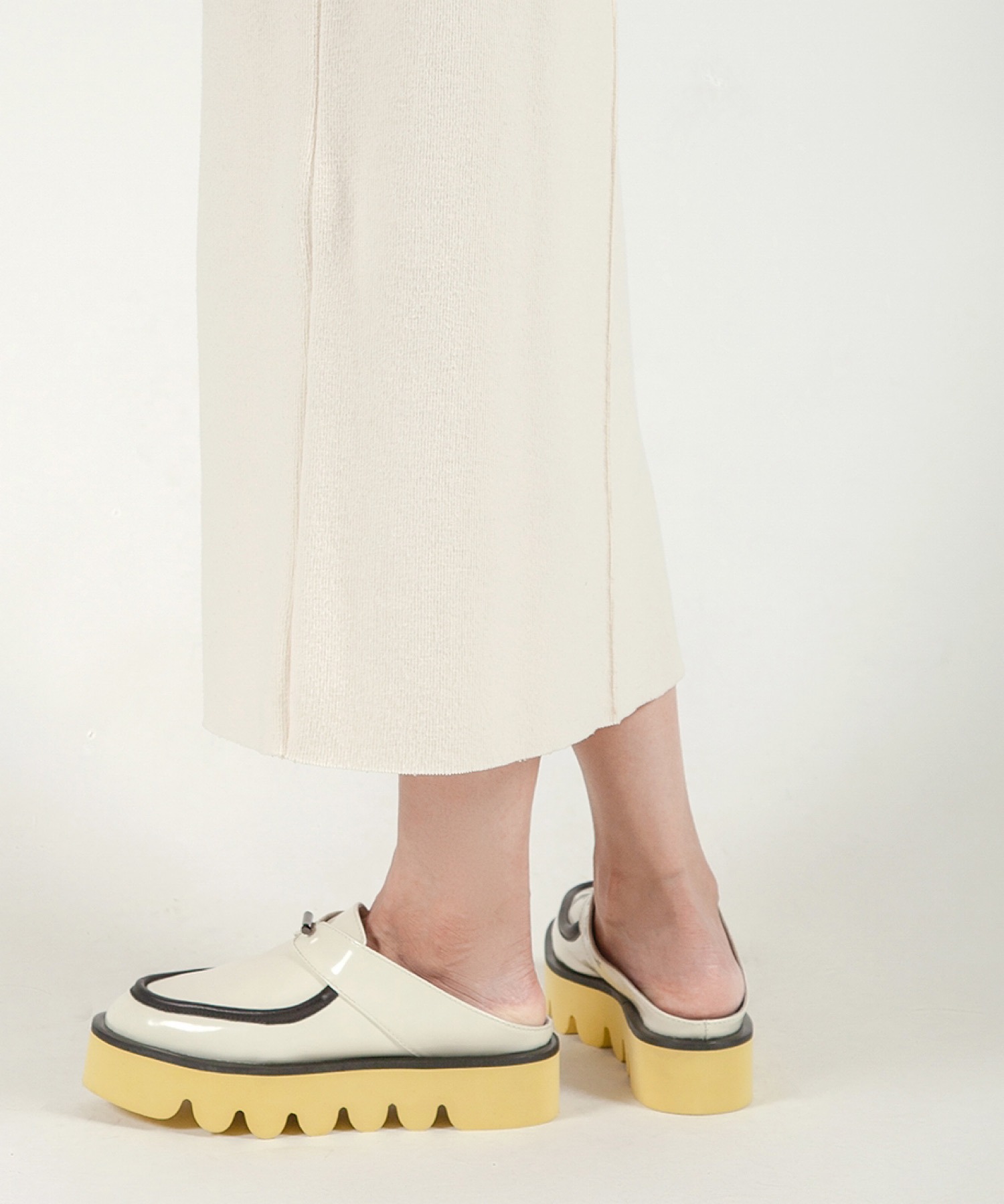 【ななさん専用】YELLO PLATFORM LOAFER 厚底ローファー ななさん専用】YELLO PLATFORM LOAFER 厚底ローファー YELLO PLATFORM