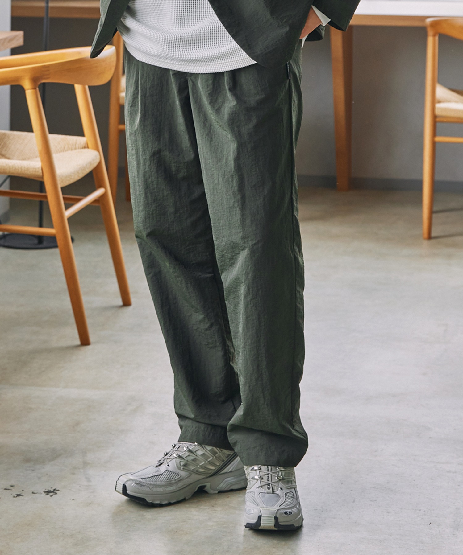 セットアップ対応】マルチファンクショナルナイロン タックテーパード