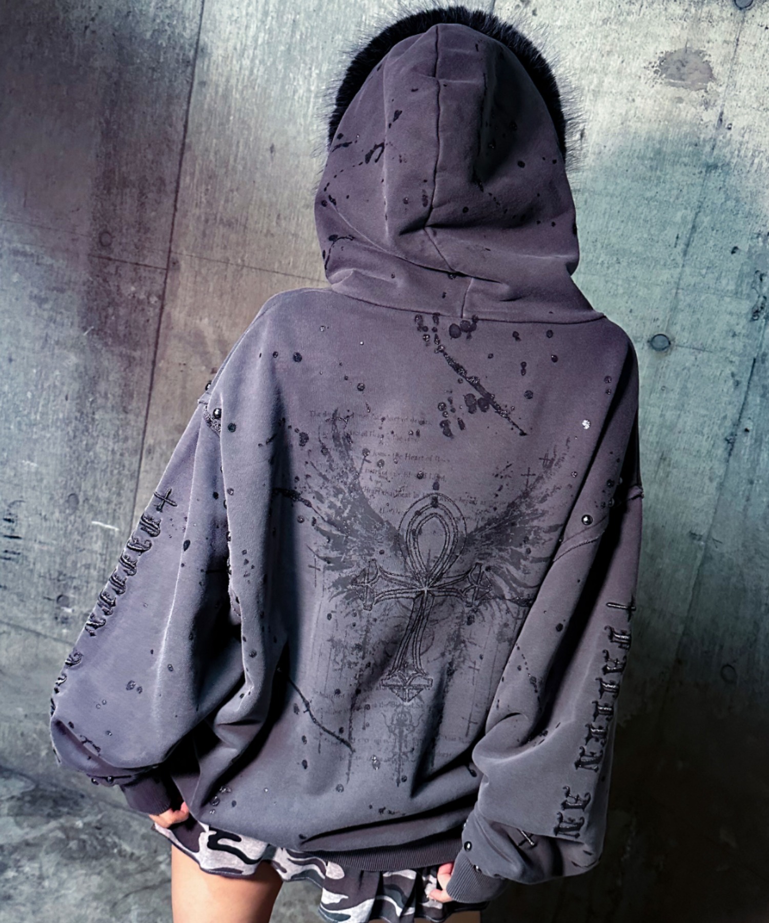 A'GEM/9 × .kom 『A'GEM/9/エージェムナイン』ファー付きラメ飛ばし