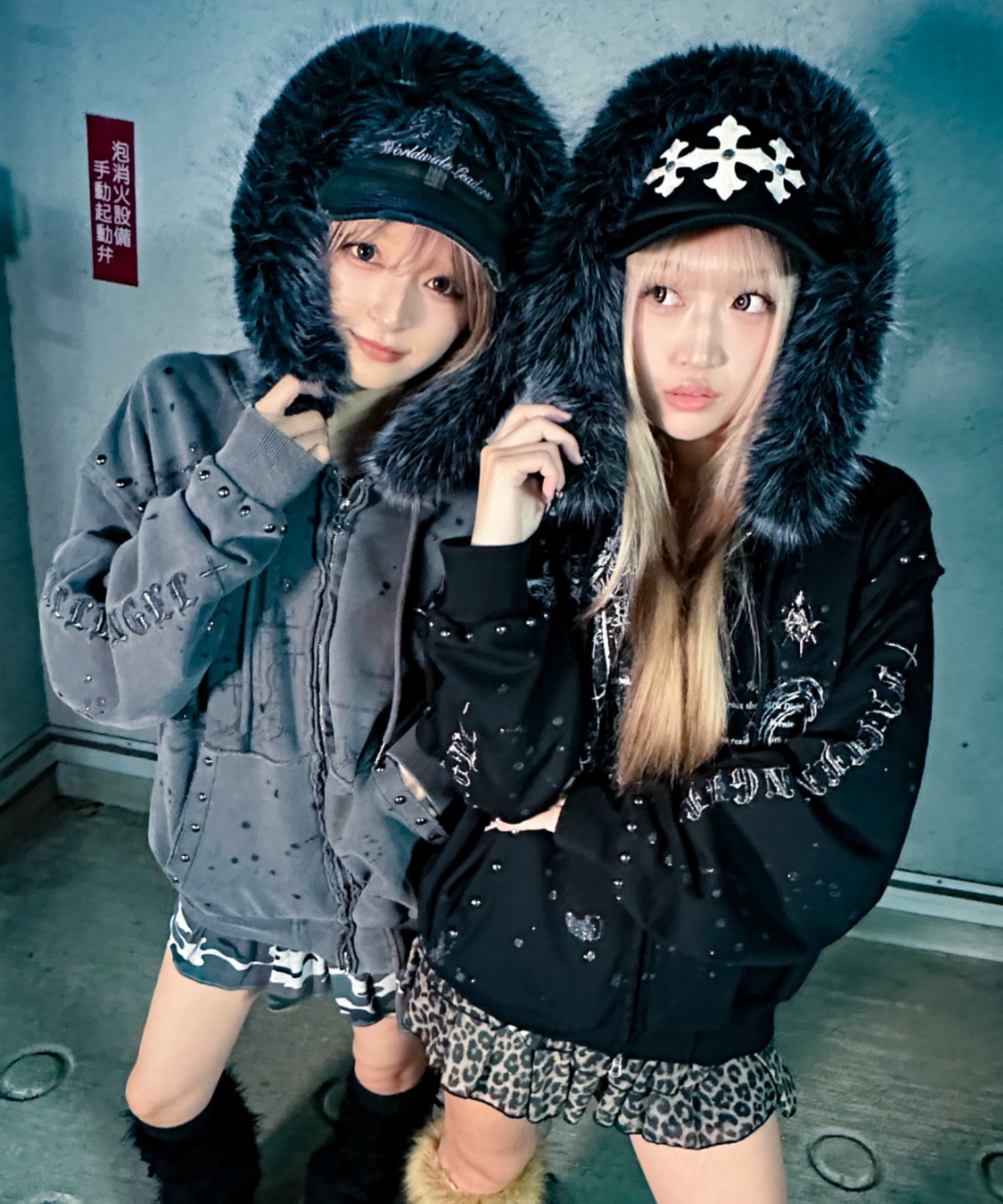 A'GEM/9 × .kom 『A'GEM/9/エージェムナイン』ファー付きラメ飛ばし