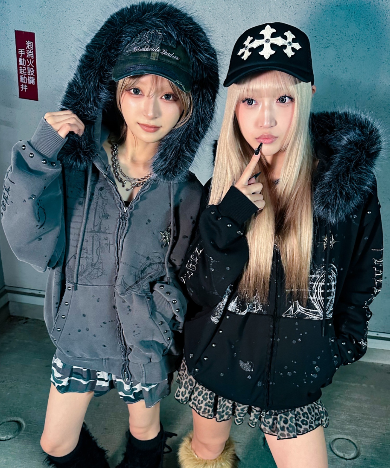 A'GEM/9 × .kom 『A'GEM/9/エージェムナイン』ファー付きラメ飛ばし