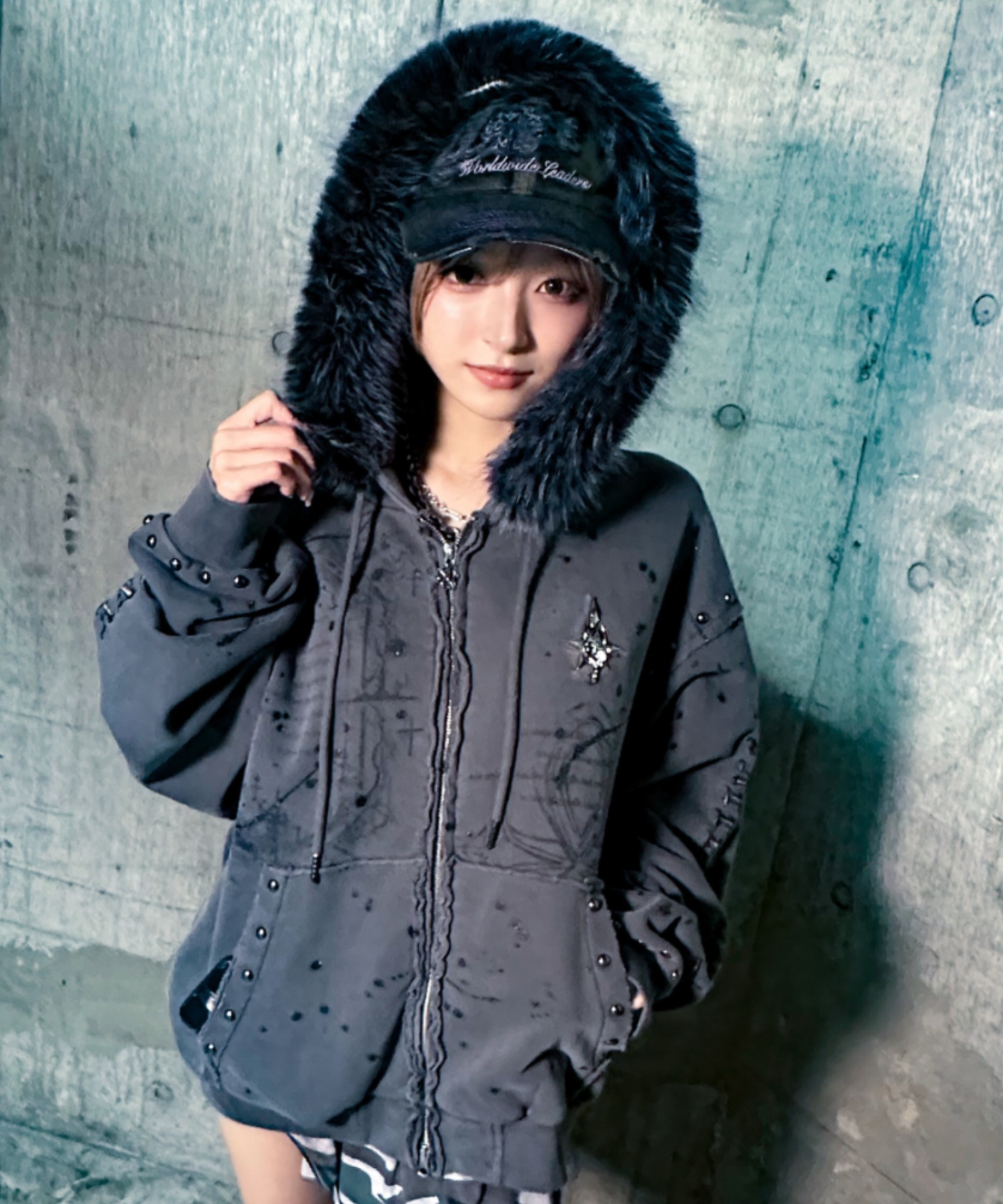 A'GEM/9 × .kom 『A'GEM/9/エージェムナイン』ファー付きラメ飛ばし