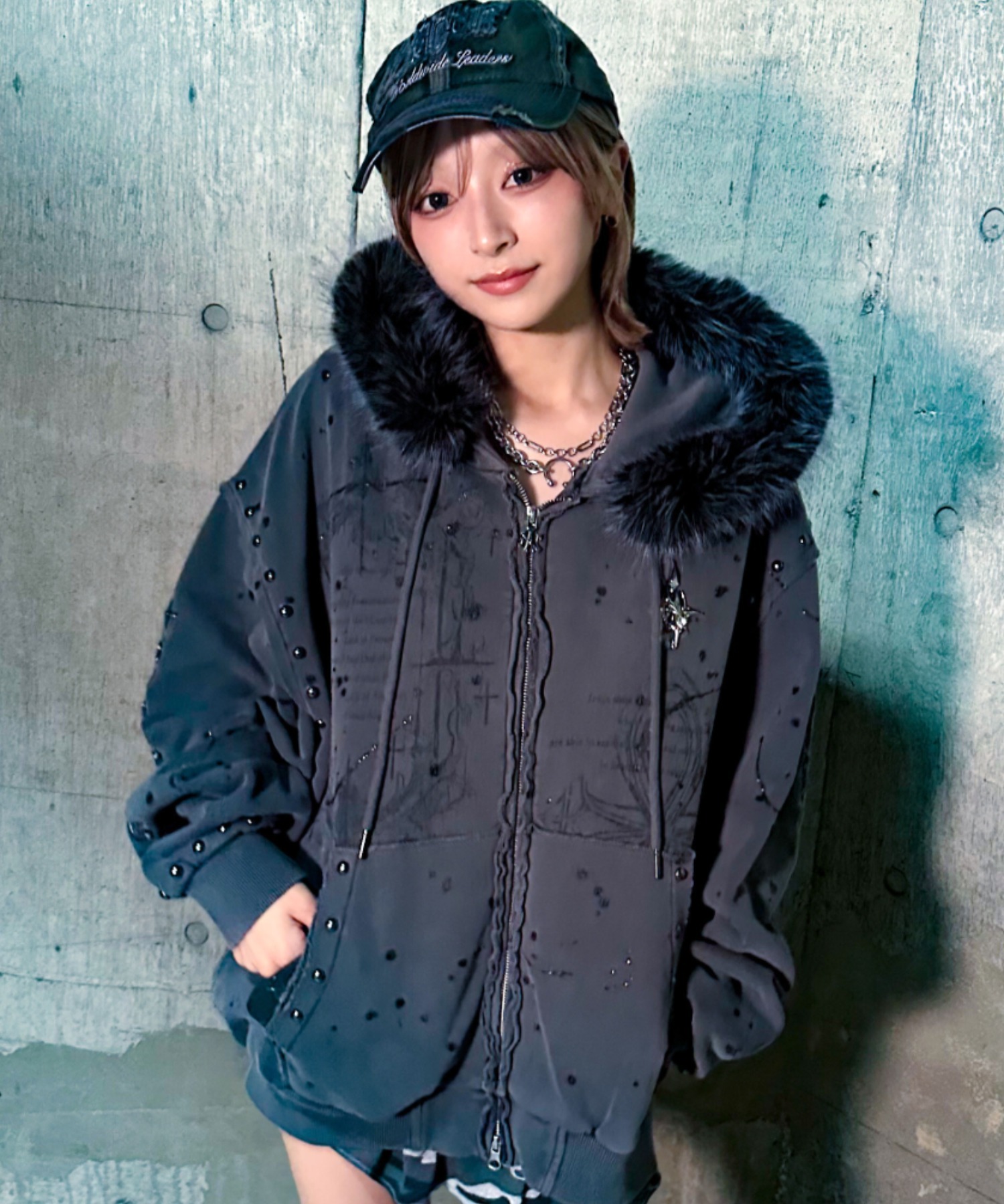 A'GEM/9 × .kom 『A'GEM/9/エージェムナイン』ファー付きラメ飛ばし