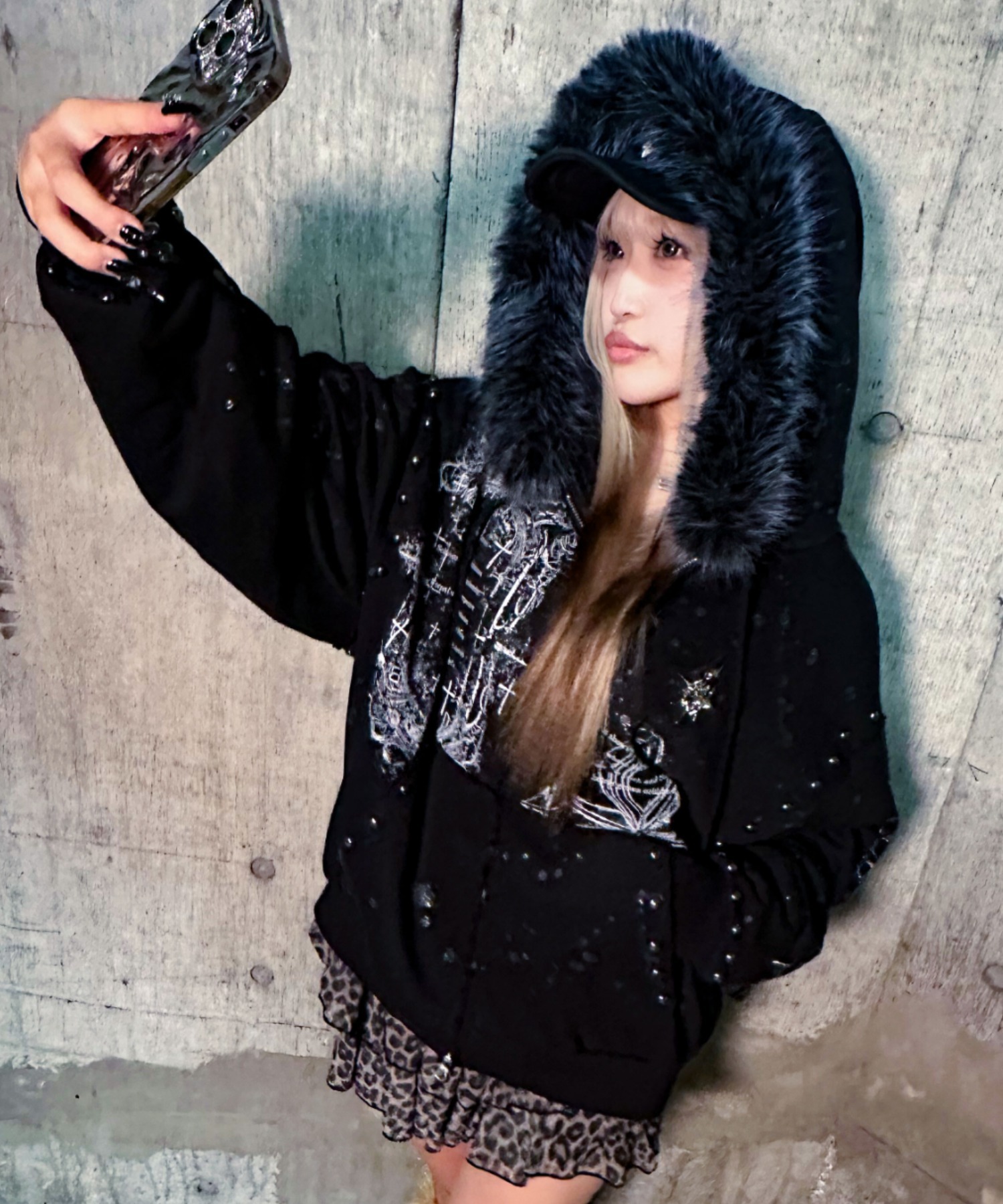 A'GEM/9 × .kom 『A'GEM/9/エージェムナイン』ファー付きラメ飛ばし