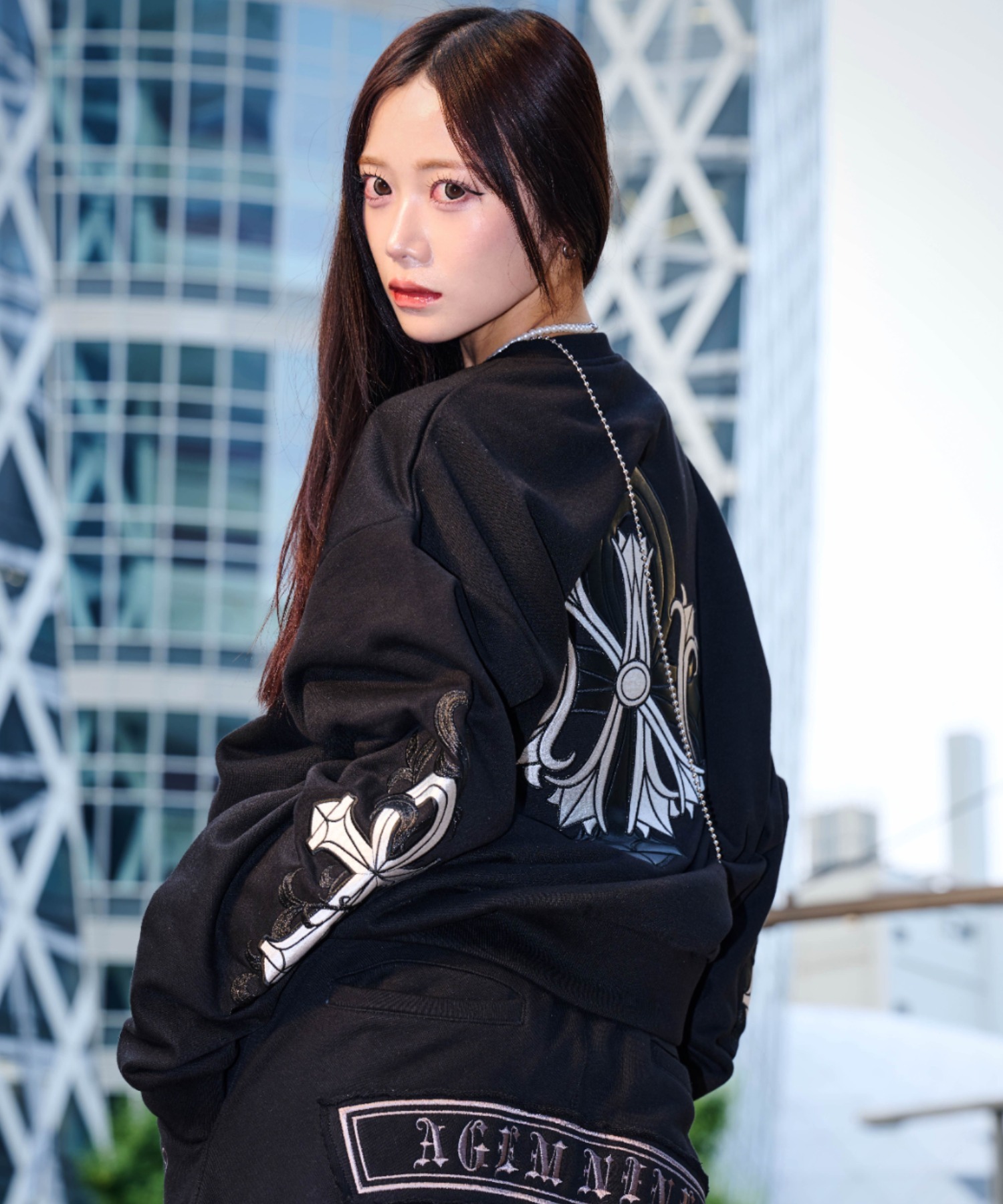 う*い様 エージェムナイン クロスロゴトレーナー 服 黒 A'GEM/9 × .kom 『A'GEM/9/エージェムナイン』クロスロゴトレーナー A