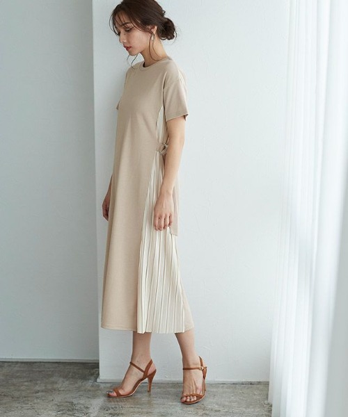プリーツ切り替え半袖ワンピース